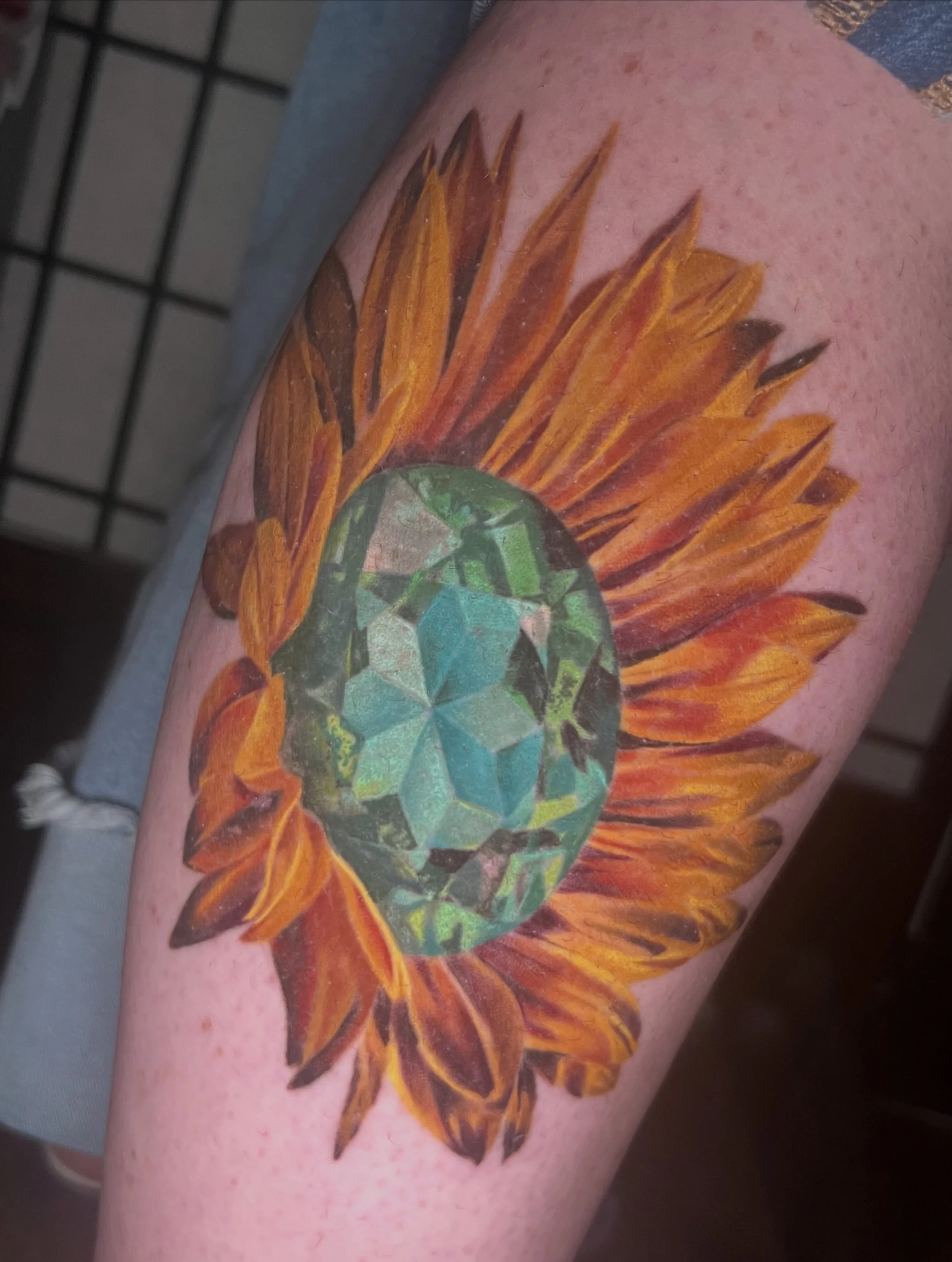Fully healed up sunflower I got to get some good pictures of today! Did this back in May for the @hels_fury tattoo convention!
We also added a fun four leaf clover piece to Heathers arm! Thanks for your trust and traveling to see me!🥳
-
Some product