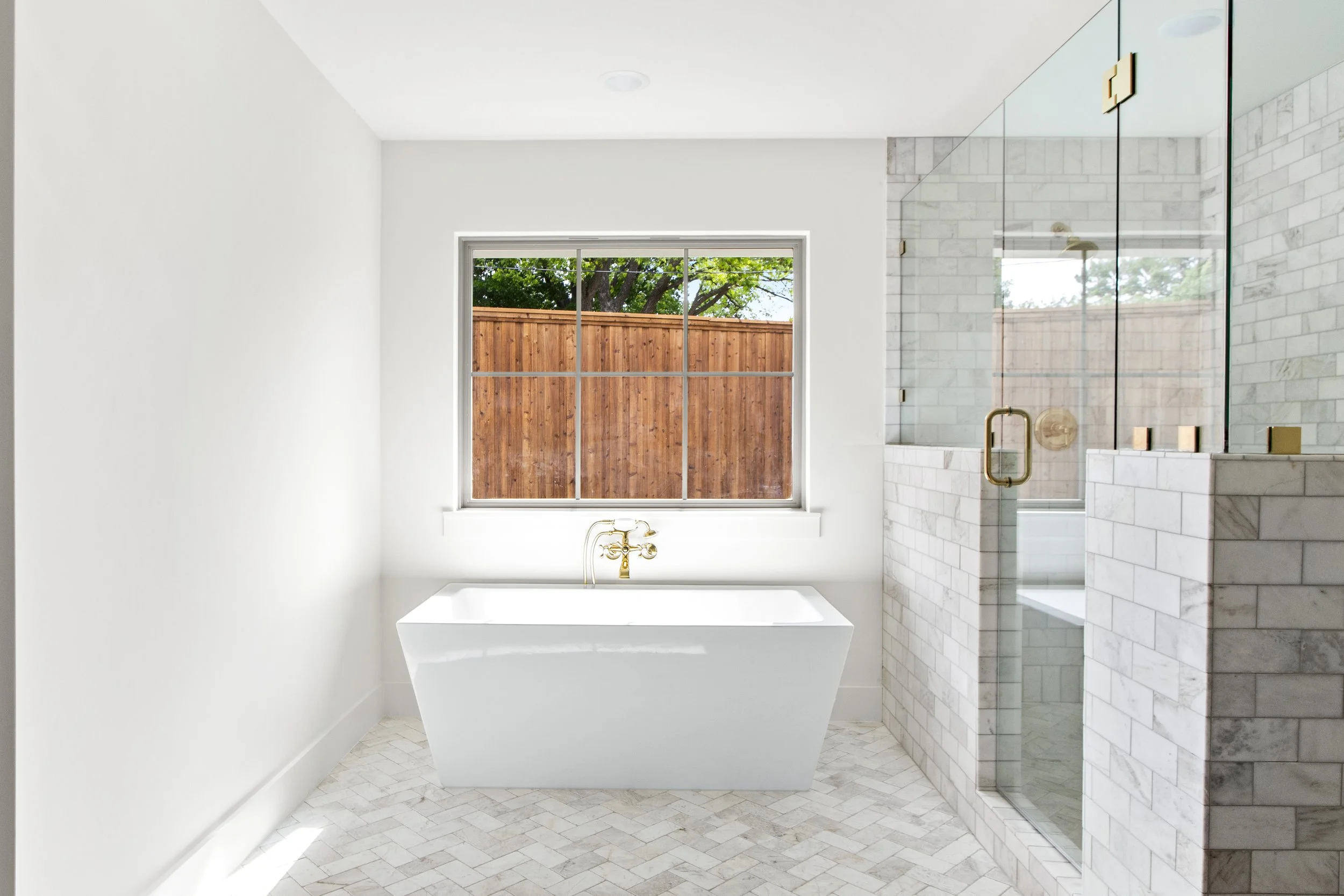 4366-willow-print-jessica-koltun-broker-realtor-interior-designer-selling-dallas-netflix-hgtv39.jpg