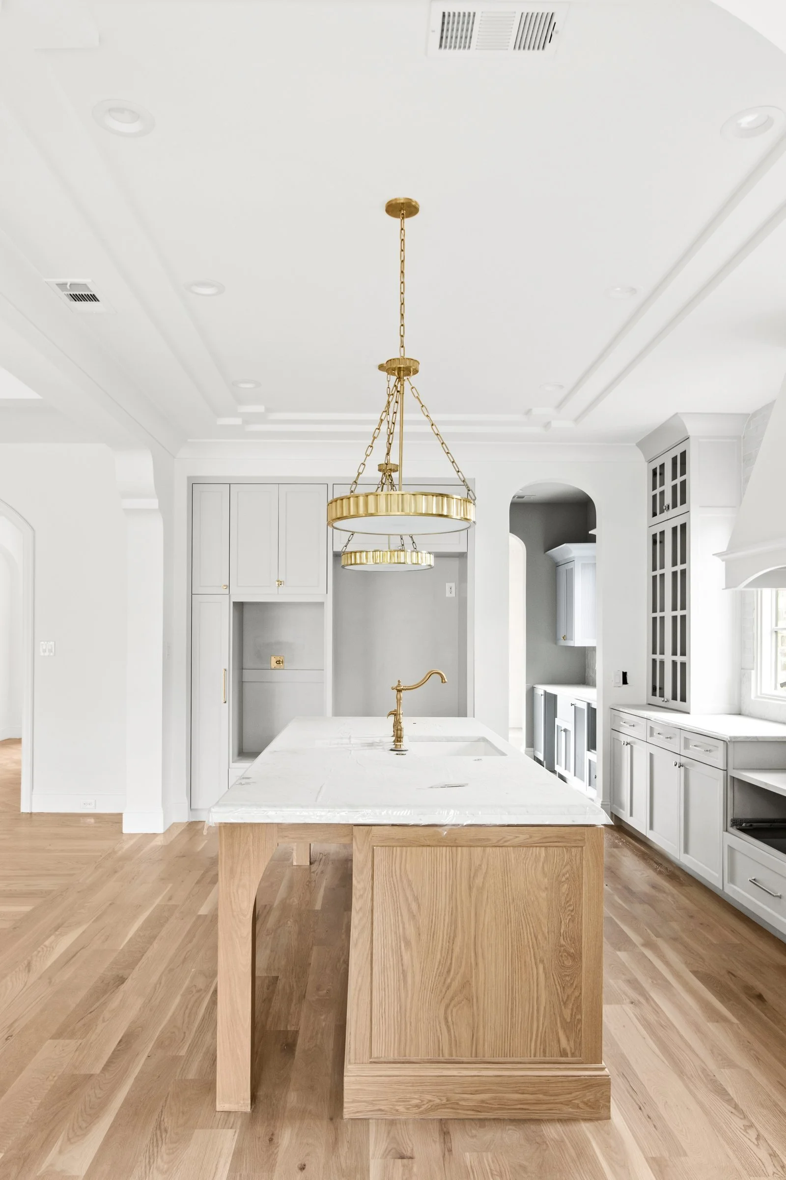 4049-Clover-PUNCH-design-jessica-koltun-selling-dallas-broker-designer-netflix8.jpg