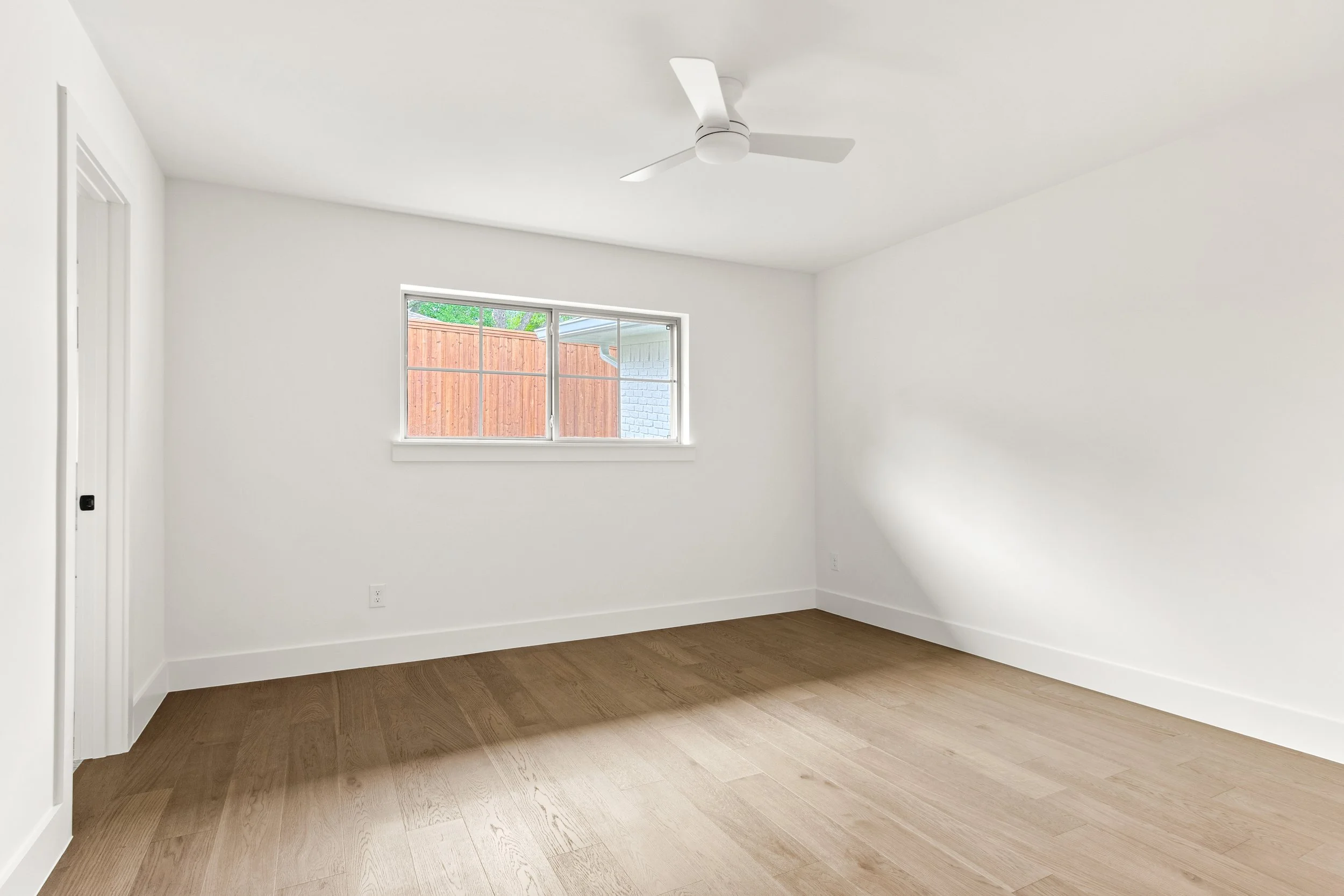 4366-willow-print-jessica-koltun-broker-realtor-interior-designer-selling-dallas-netflix-hgtv48.jpg