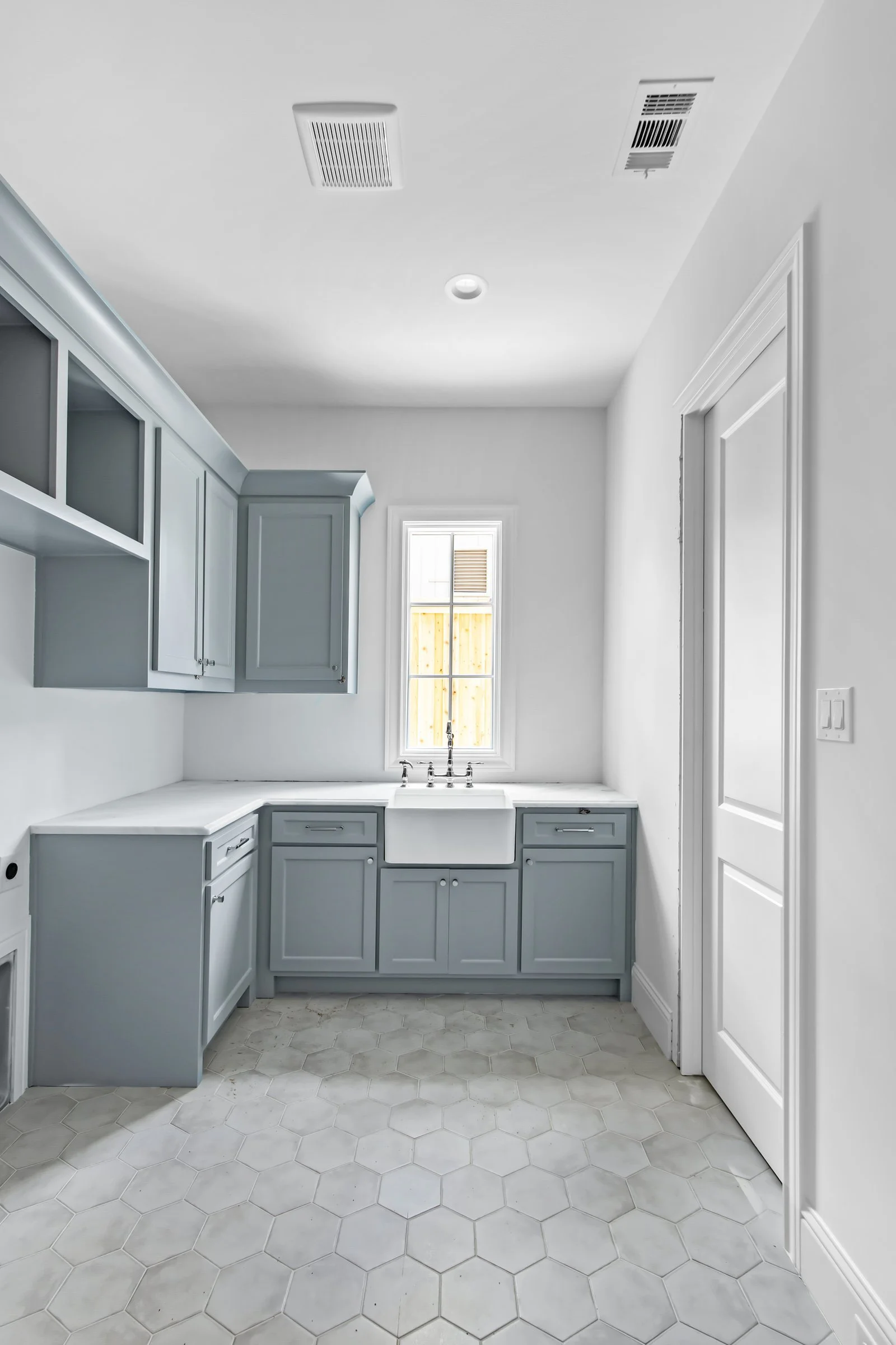 3934-clover-web-jessica-koltun-broker-realtor-interior-designer-selling-dallas-netflix-hgtv2026-06-26 at 4.28.00 PM 14.jpg