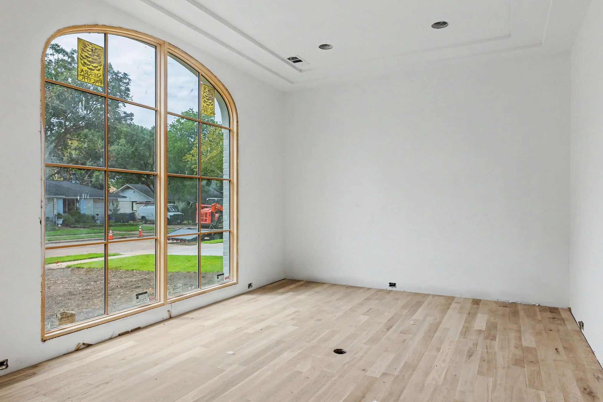 3963-gaspar-web-jessica-koltun-broker-realtor-interior-designer-selling-dallas-netflix-hgtv2026-09-10 at 1.11.09 PM 5.jpg