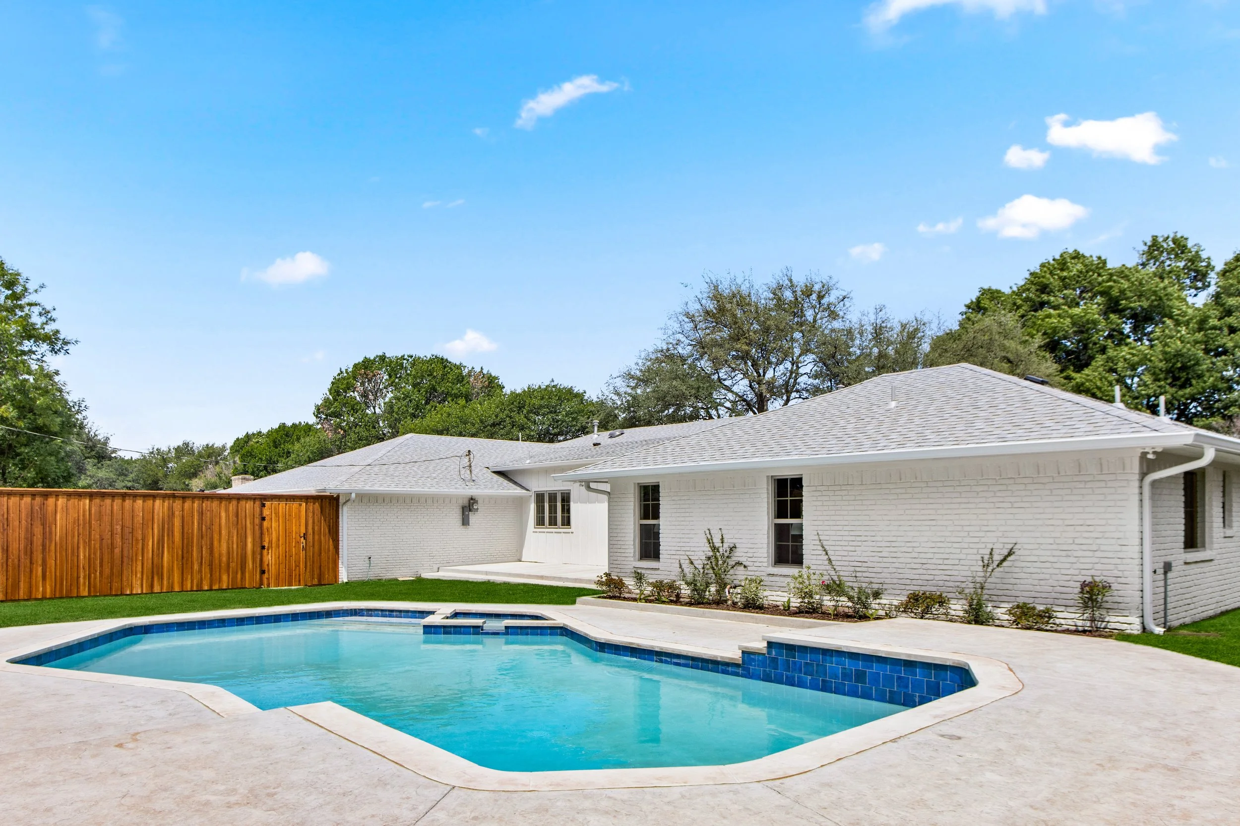4366-willow-print-jessica-koltun-broker-realtor-interior-designer-selling-dallas-netflix-hgtv62.jpg