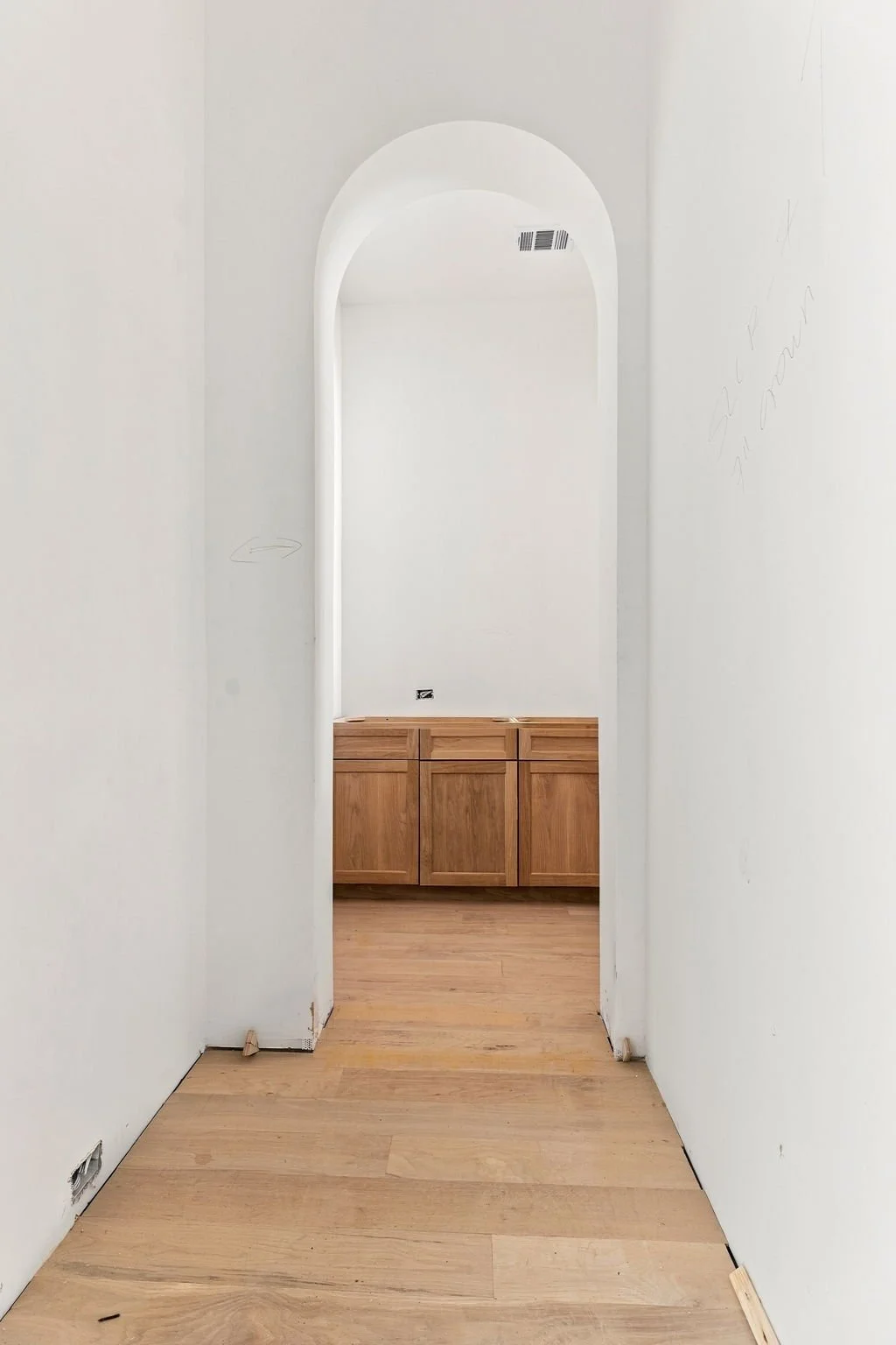 6716-Aberdeen-web-design-jessica-koltun-selling-dallas-broker-designer-netflix20.jpg
