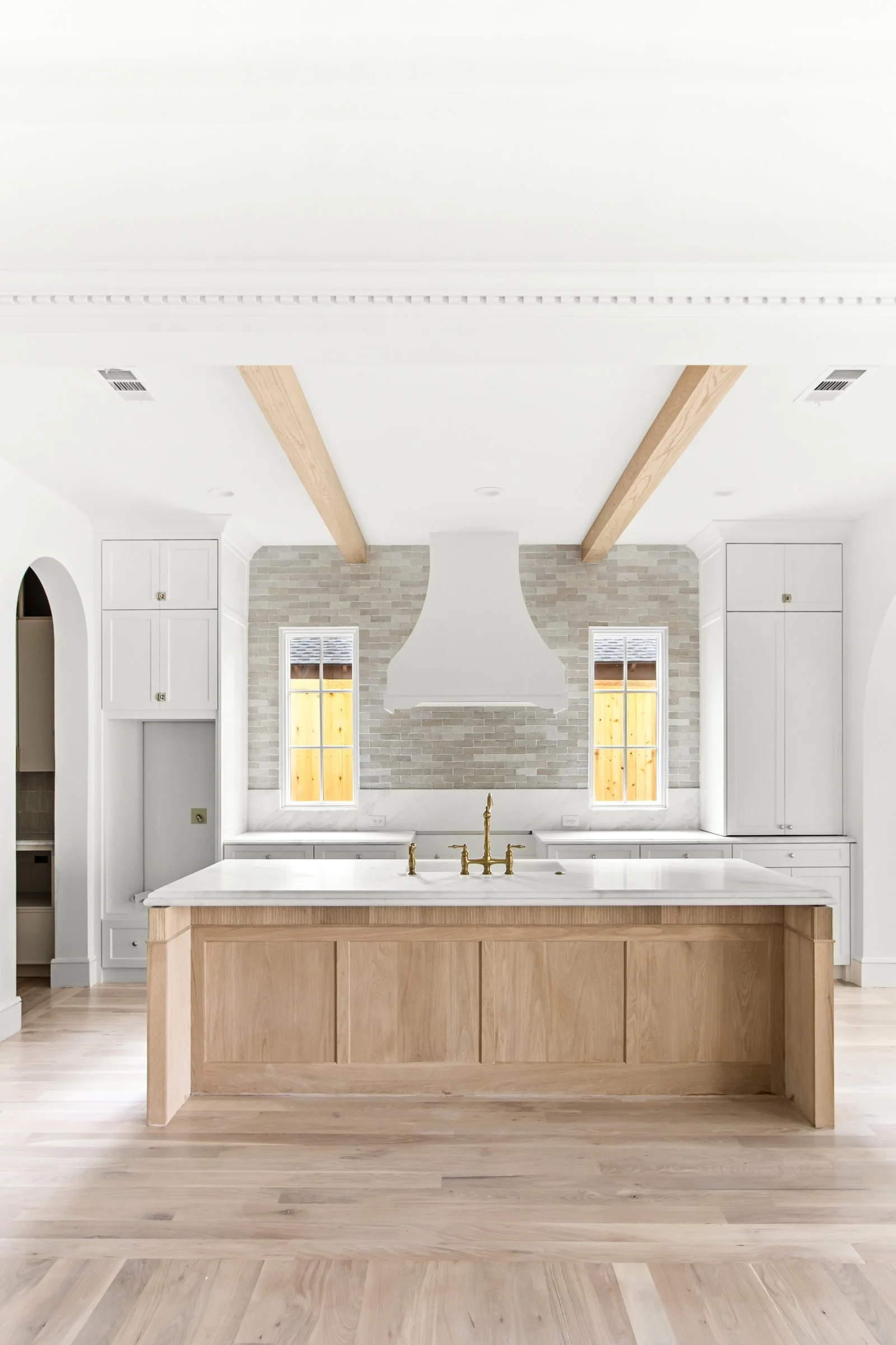 4150-LIVELY-PUNCH-design-jessica-koltun-selling-dallas-broker-designer-netflix4.jpg