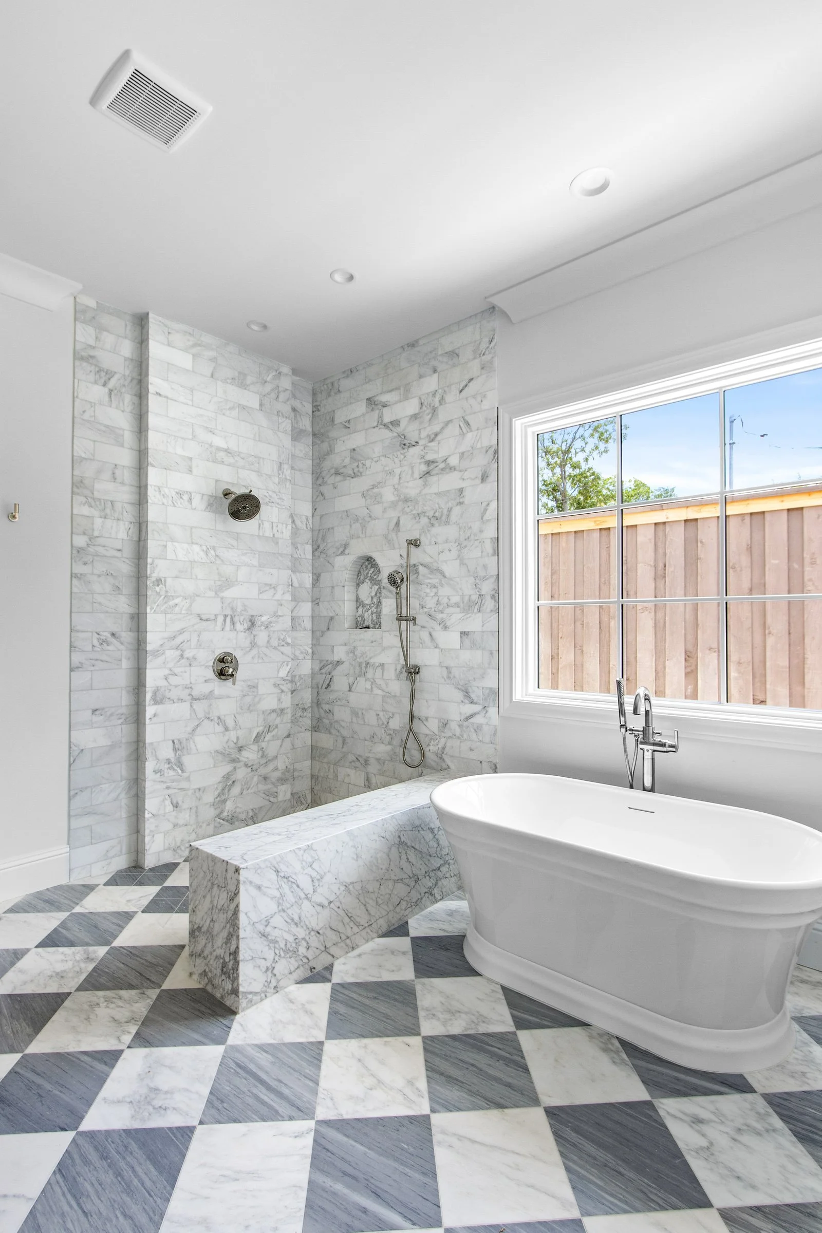 3934-clover-web-jessica-koltun-broker-realtor-interior-designer-selling-dallas-netflix-hgtv2026-06-26 at 4.28.00 PM 10.jpg