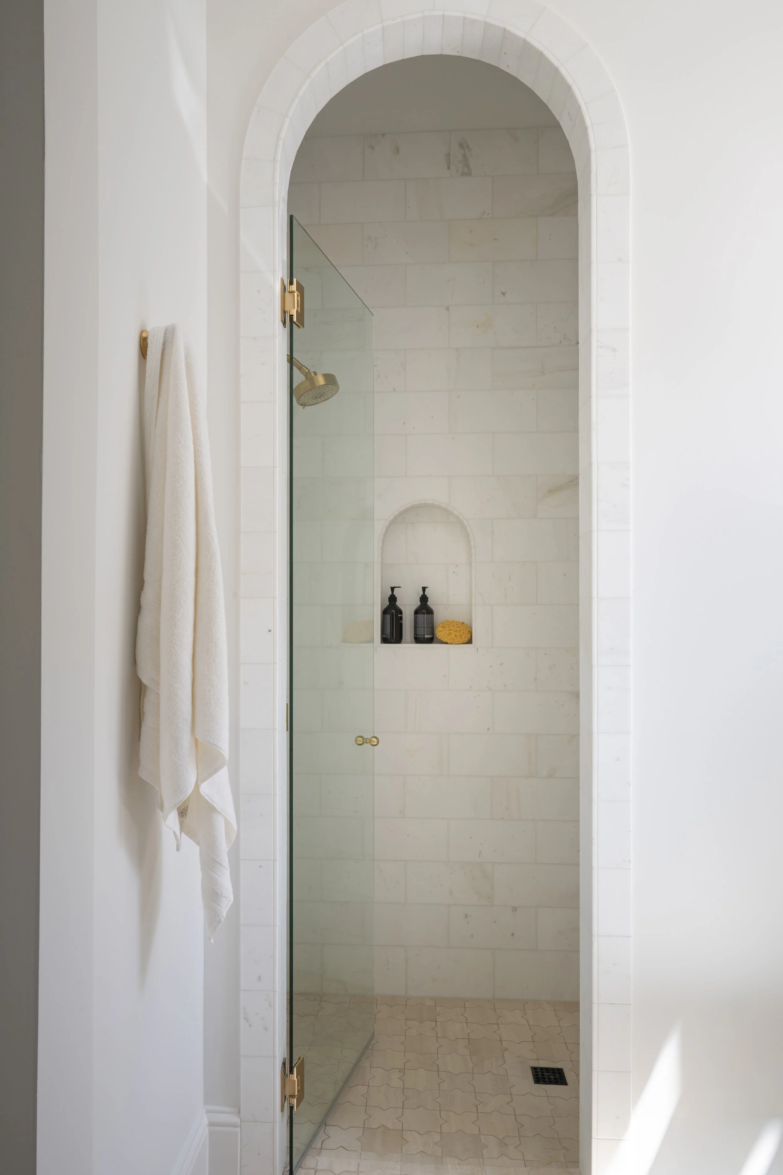 4017-lomita-web-costa-christ-design-jessica-koltun-selling-dallas-broker-designer-netflix5.jpg