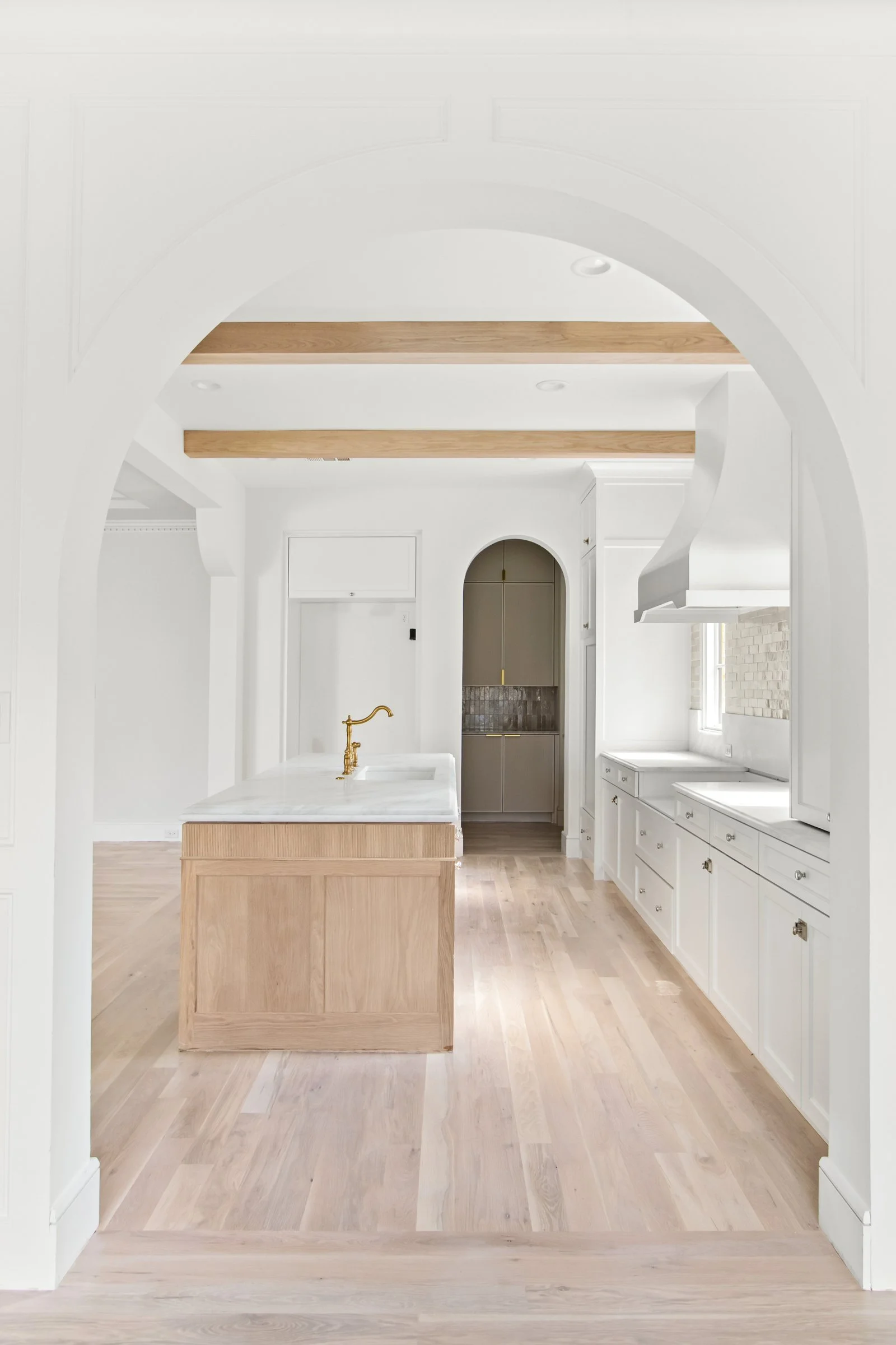 4150-LIVELY-PUNCH-design-jessica-koltun-selling-dallas-broker-designer-netflix6.jpg