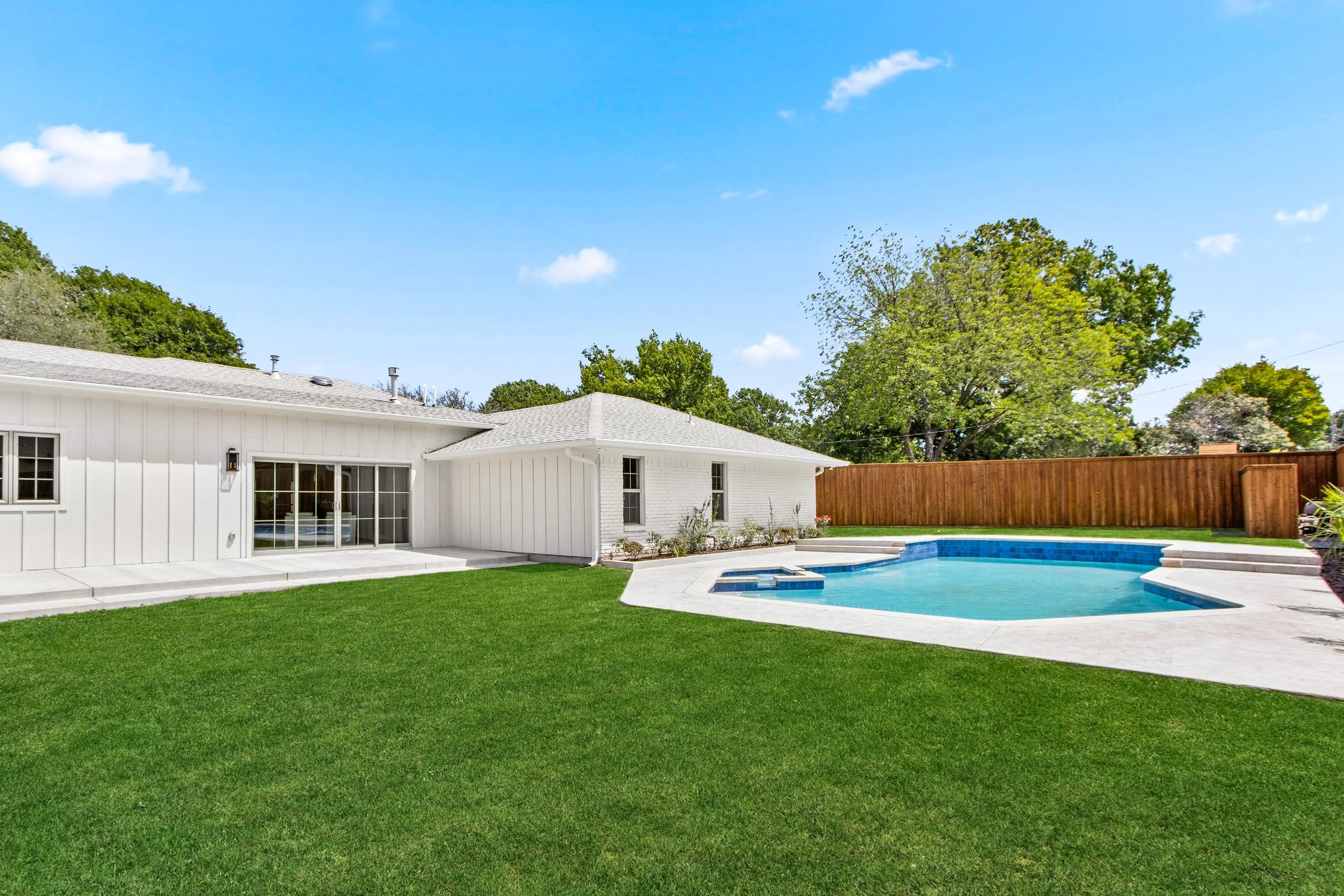4366-willow-print-jessica-koltun-broker-realtor-interior-designer-selling-dallas-netflix-hgtv65.jpg