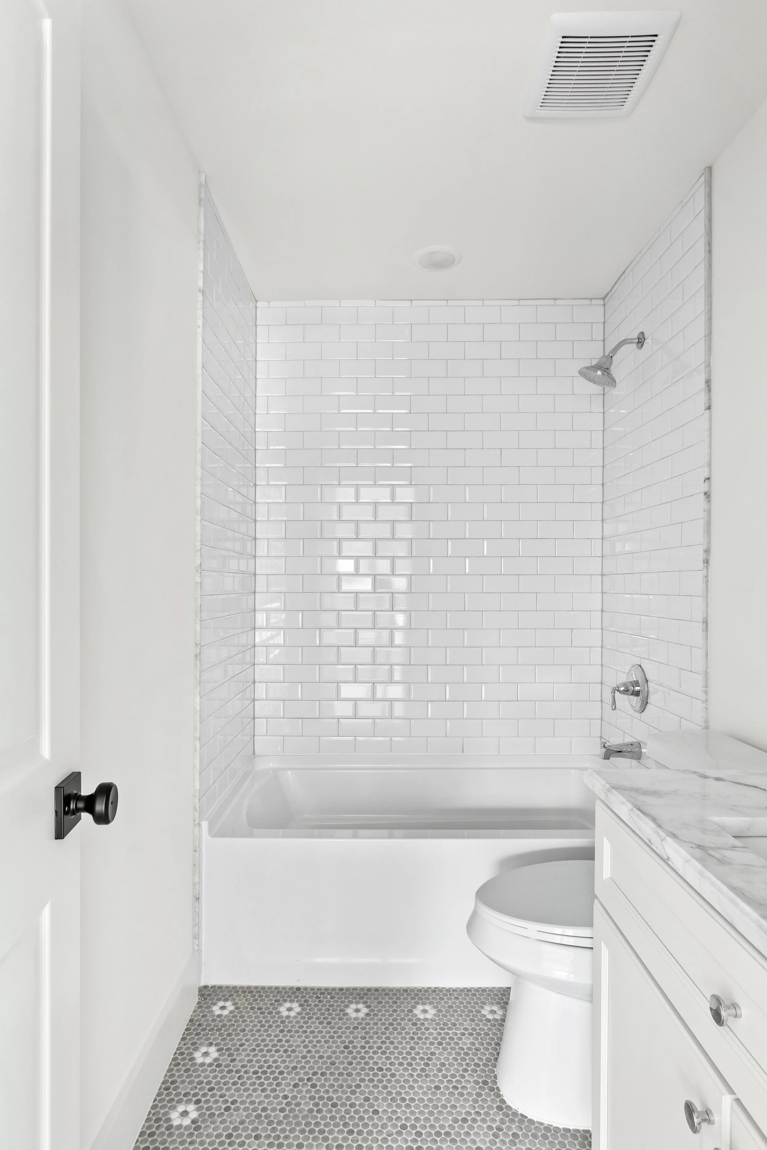4366-willow-print-jessica-koltun-broker-realtor-interior-designer-selling-dallas-netflix-hgtv47.jpg
