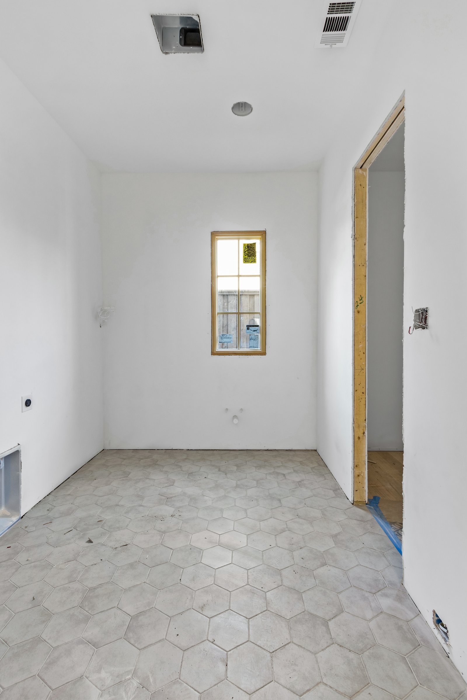 3934-Clover-TILE-design-jessica-koltun-selling-dallas-broker-designer-netflix12.jpg
