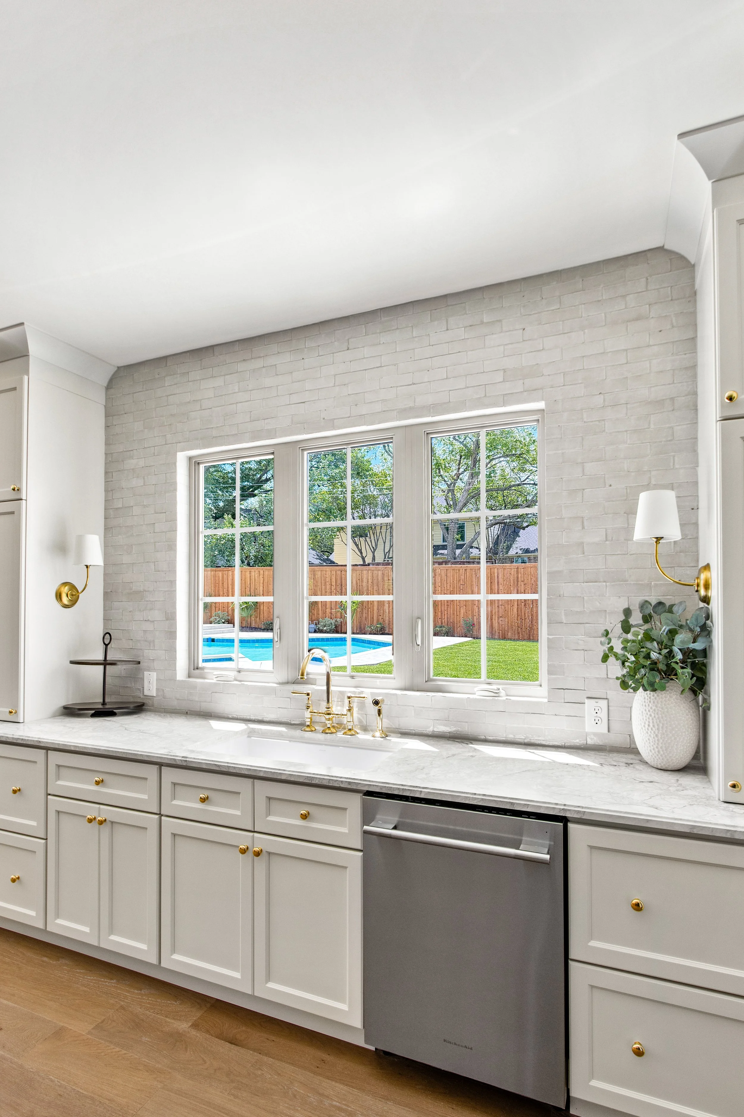 4366-willow-print-jessica-koltun-broker-realtor-interior-designer-selling-dallas-netflix-hgtv24.jpg