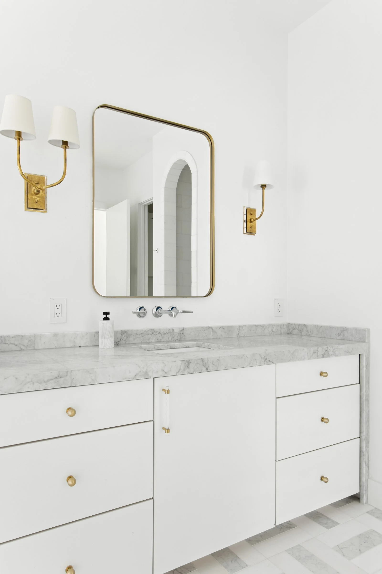 751-linwood-small-jessica-koltun-designer-broker-selling-dallas-hgtv-netflix12.jpg