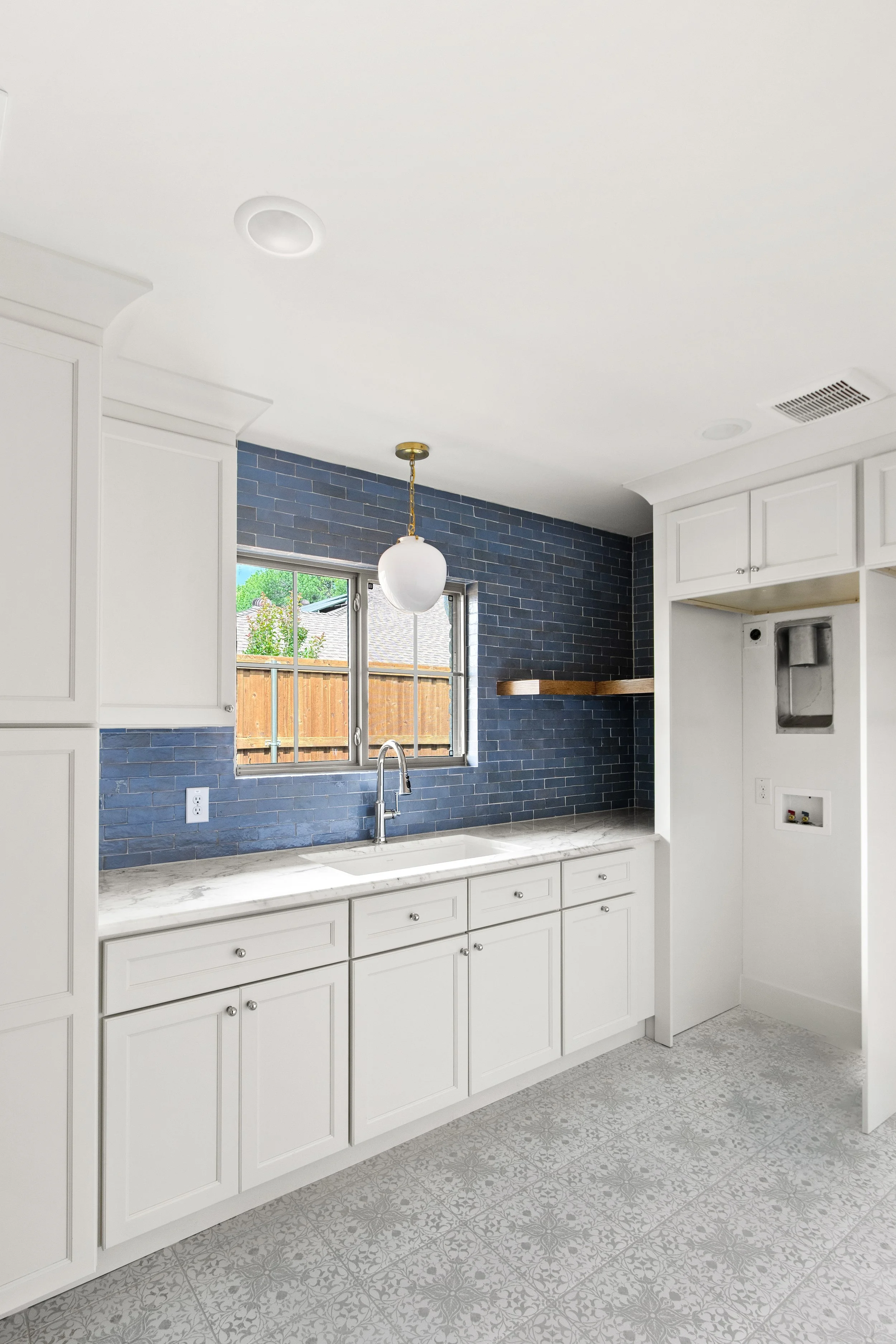 4366-willow-print-jessica-koltun-broker-realtor-interior-designer-selling-dallas-netflix-hgtv57.jpg