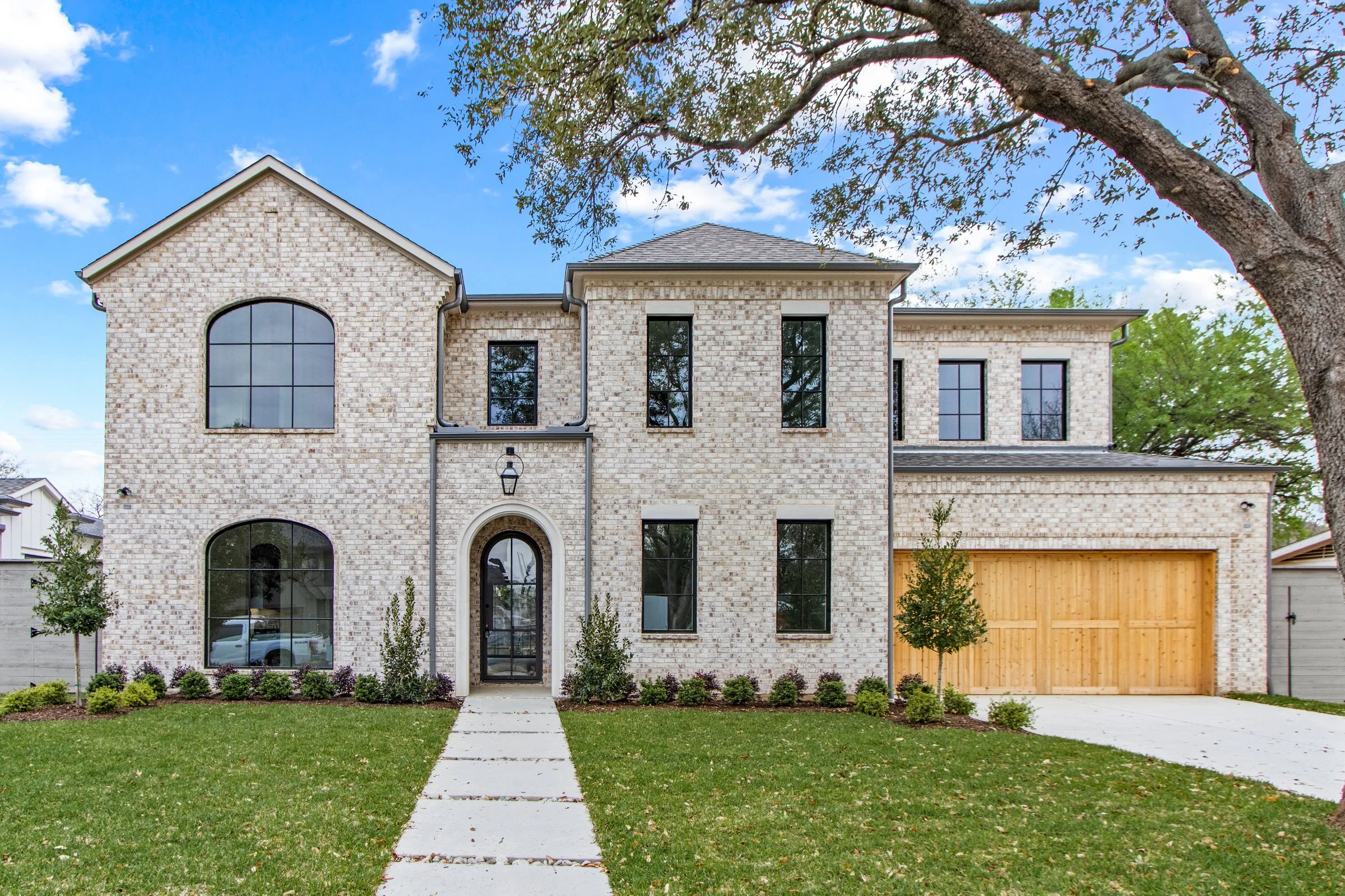 4049-Clover-PUNCH-design-jessica-koltun-selling-dallas-broker-designer-netflix1.jpg