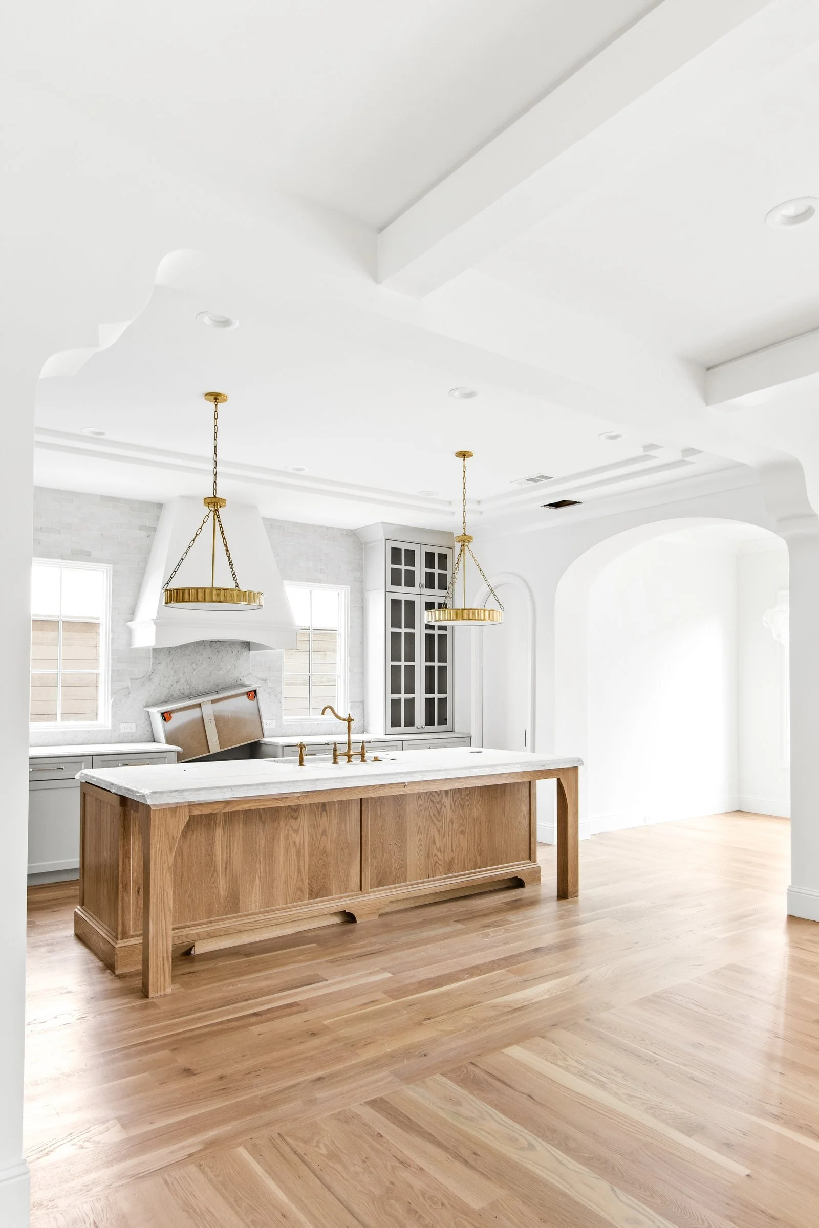 4049-Clover-PUNCH-design-jessica-koltun-selling-dallas-broker-designer-netflix7.jpg