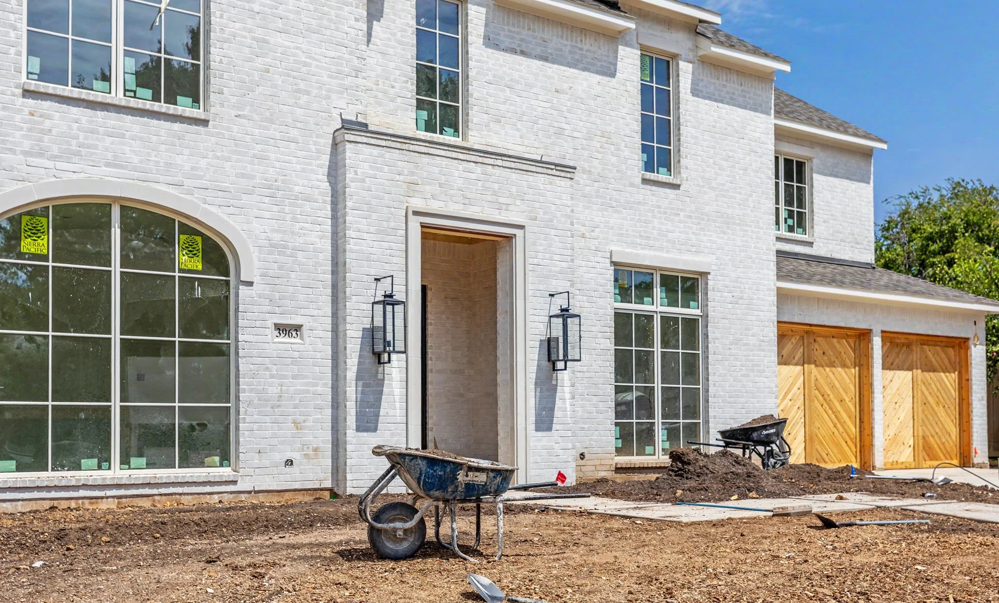 3963-gaspar-web-jessica-koltun-broker-realtor-interior-designer-selling-dallas-netflix-hgtv2026-09-10 at 1.11.09 PM 2.jpg