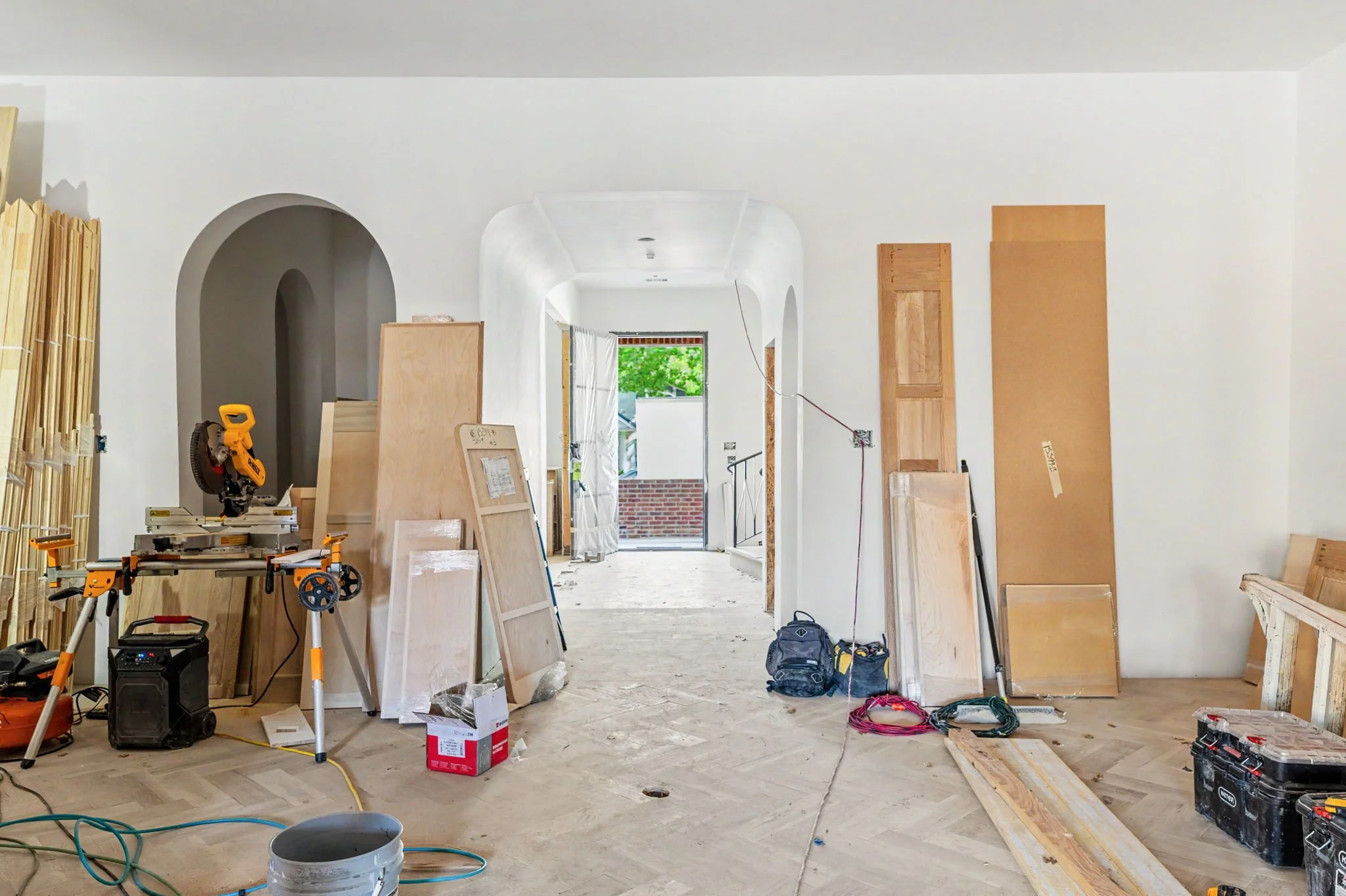 6716-aberdeen-web-jessica-koltun-broker-realtor-interior-designer-selling-dallas-netflix-hgtv2026-09-18 at 3.36.59 PM 8.jpg
