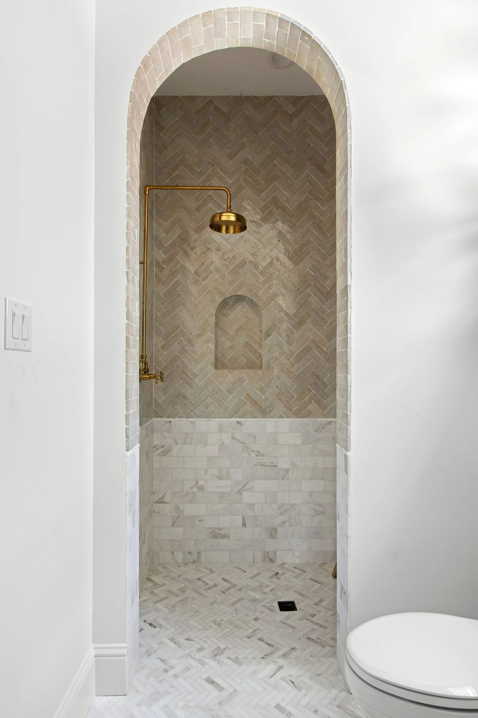 3934-clover-web-jessica-koltun-broker-realtor-interior-designer-selling-dallas-netflix-hgtv2026-06-26 at 4.28.00 PM 13.jpg