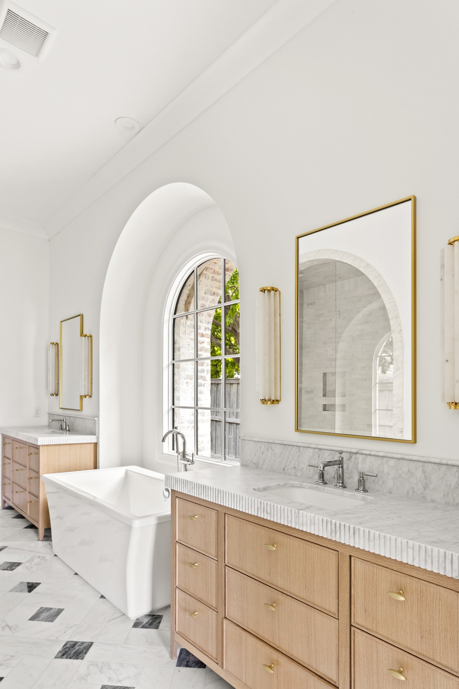 3851-cabana-web-jessica-koltun-broker-realtor-interior-designer-selling-dallas-netflix-hgtv18.jpg