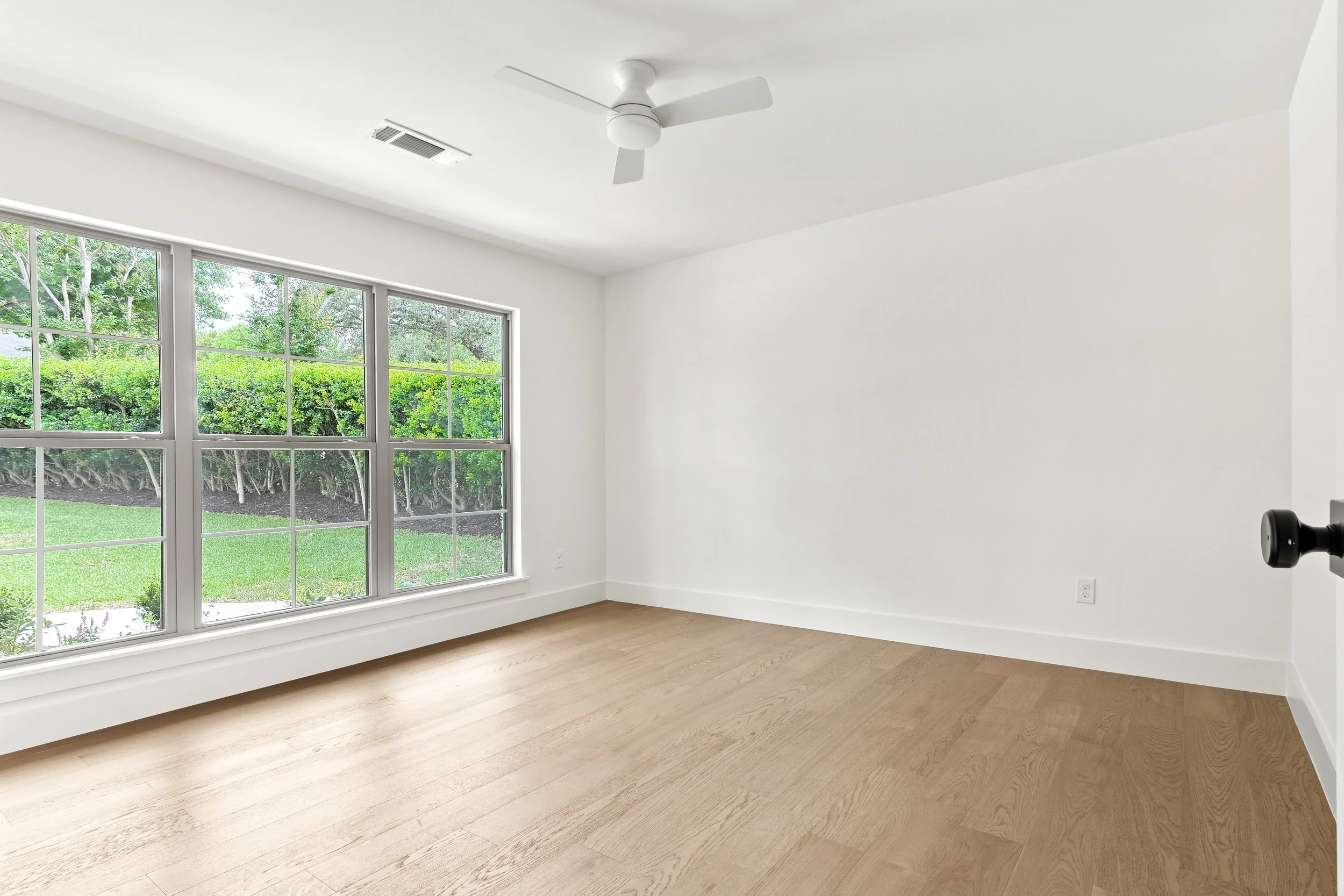 4366-willow-print-jessica-koltun-broker-realtor-interior-designer-selling-dallas-netflix-hgtv45.jpg
