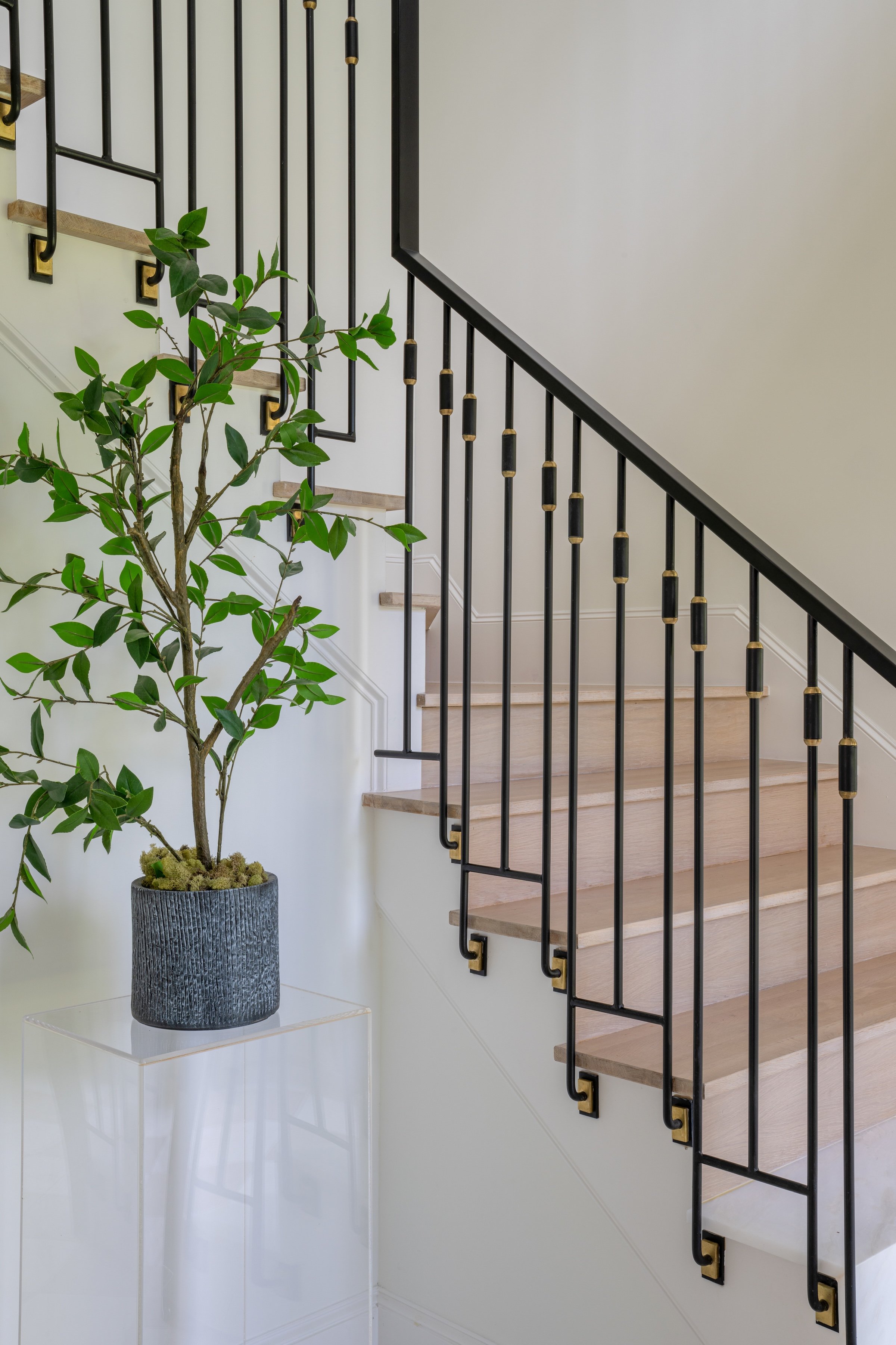 5827-del-roy-costa-christ-jessica-koltun-netflix-hgtv-interior-design-real-estate-developer7.jpg