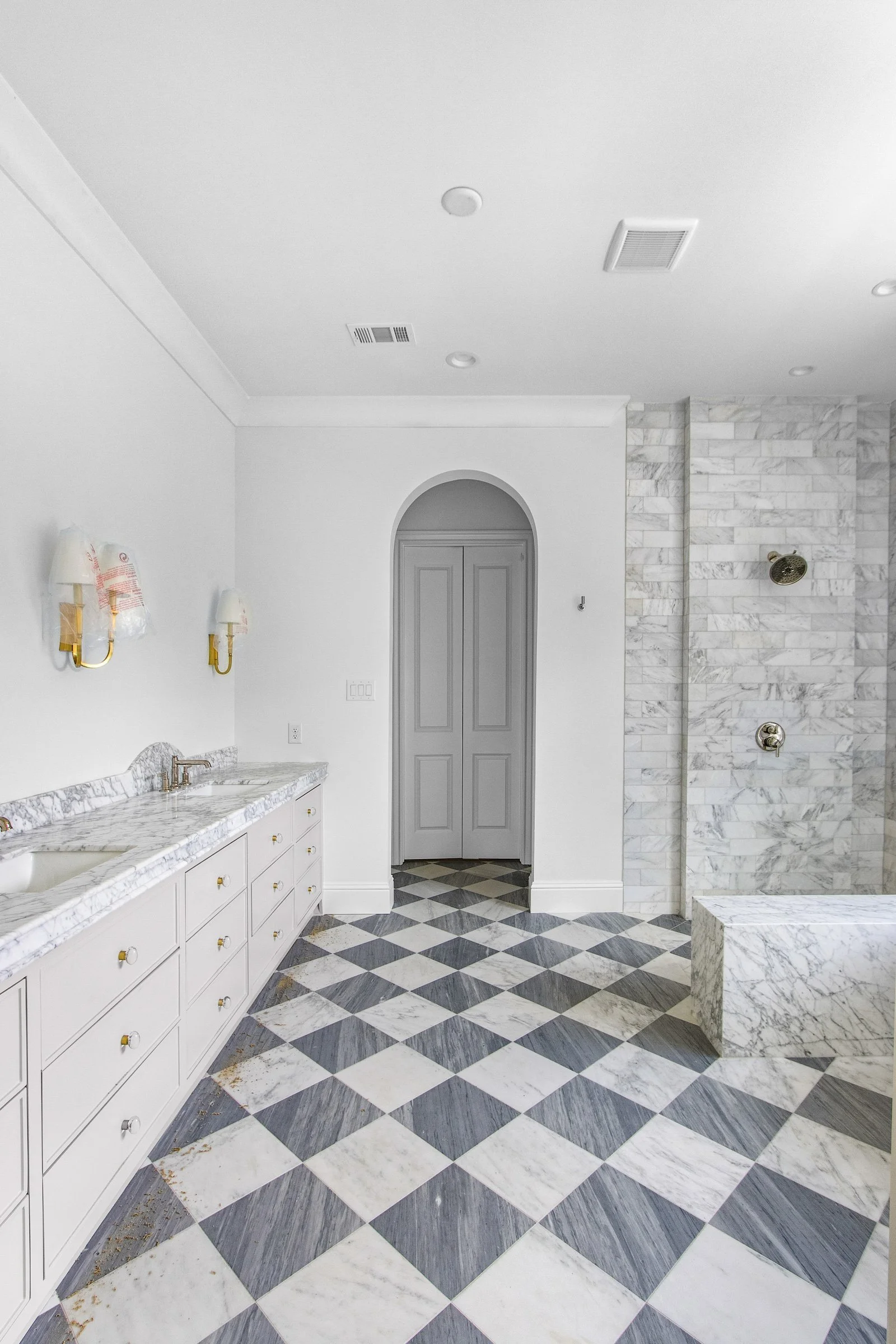 3934-clover-web-jessica-koltun-broker-realtor-interior-designer-selling-dallas-netflix-hgtv2026-06-26 at 4.28.00 PM 8.jpg