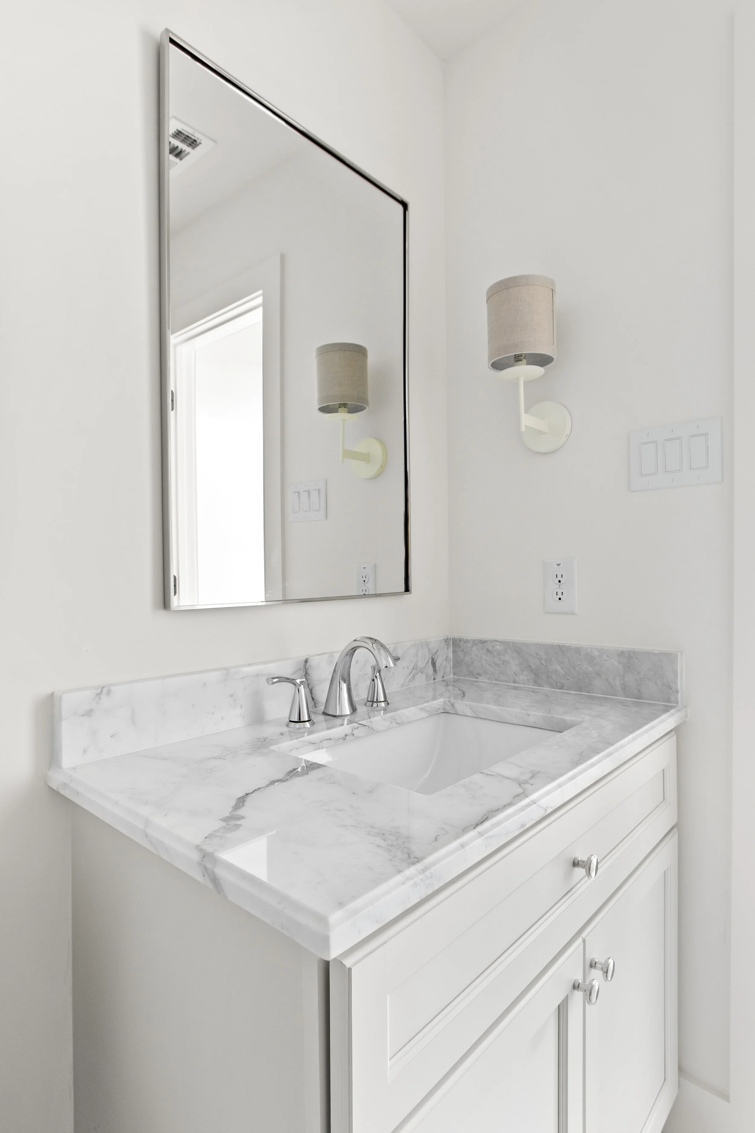 4366-willow-print-jessica-koltun-broker-realtor-interior-designer-selling-dallas-netflix-hgtv46.jpg