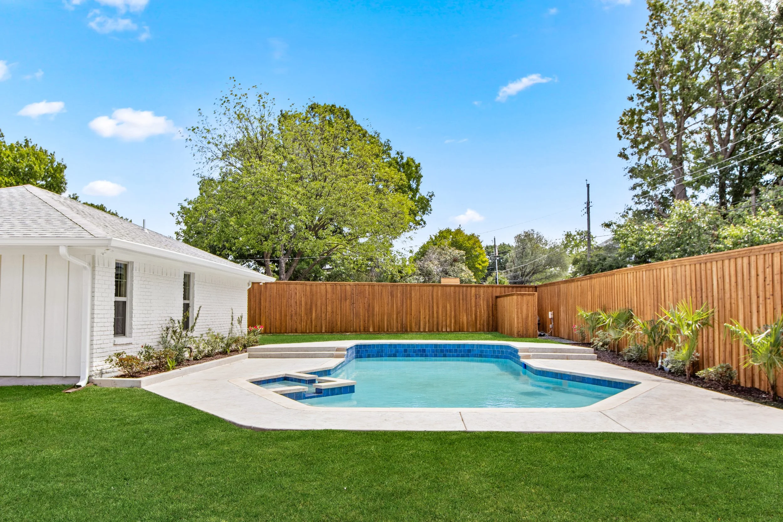 4366-willow-print-jessica-koltun-broker-realtor-interior-designer-selling-dallas-netflix-hgtv64.jpg