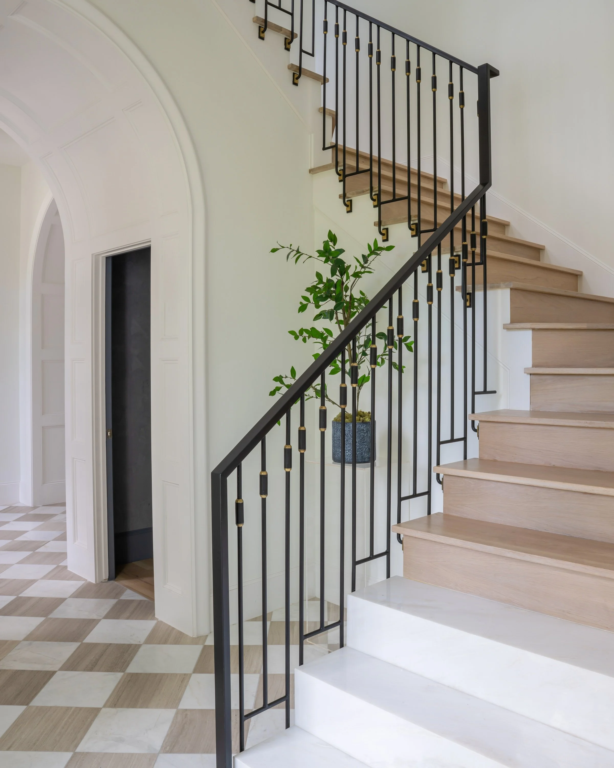 5827-del-roy-costa-christ-jessica-koltun-netflix-hgtv-interior-design-real-estate-developer11.jpg