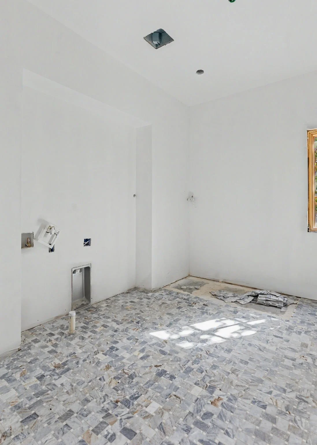 6716-aberdeen-web-jessica-koltun-broker-realtor-interior-designer-selling-dallas-netflix-hgtv2026-09-18 at 3.37.00 PM 21.jpg