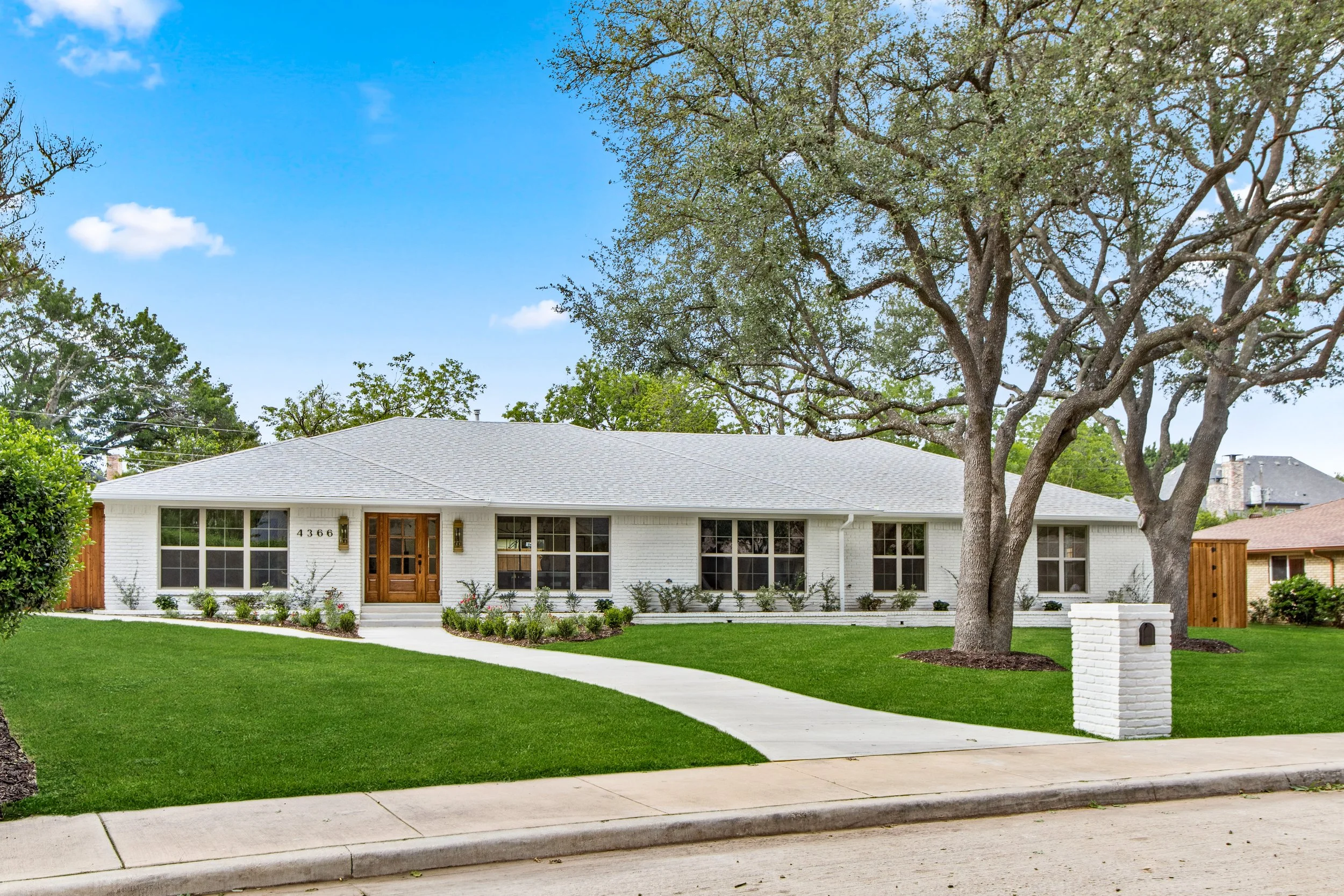 4366-willow-print-jessica-koltun-broker-realtor-interior-designer-selling-dallas-netflix-hgtv1.jpg