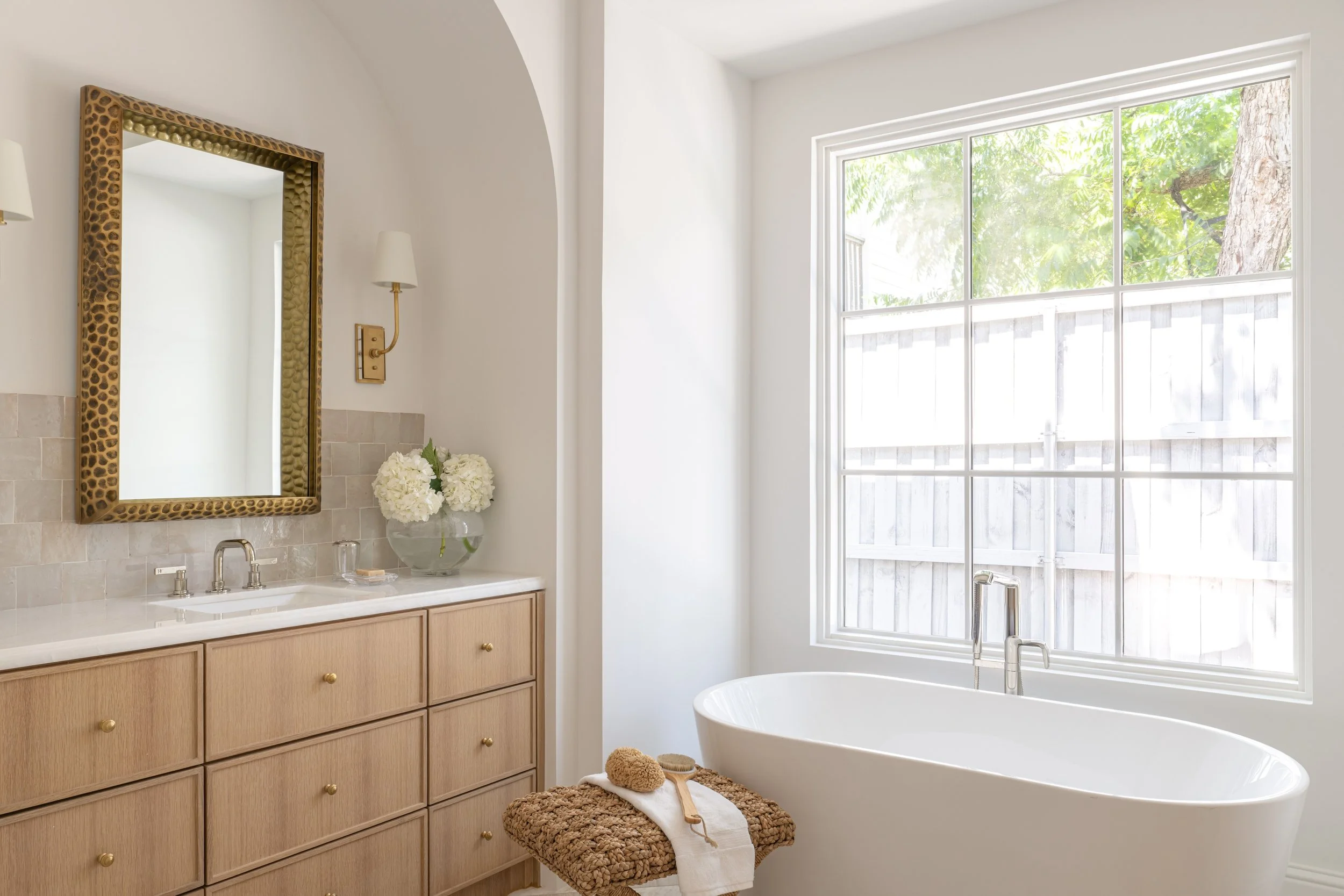 4017-lomita-web-costa-christ-design-jessica-koltun-selling-dallas-broker-designer-netflix30.jpg