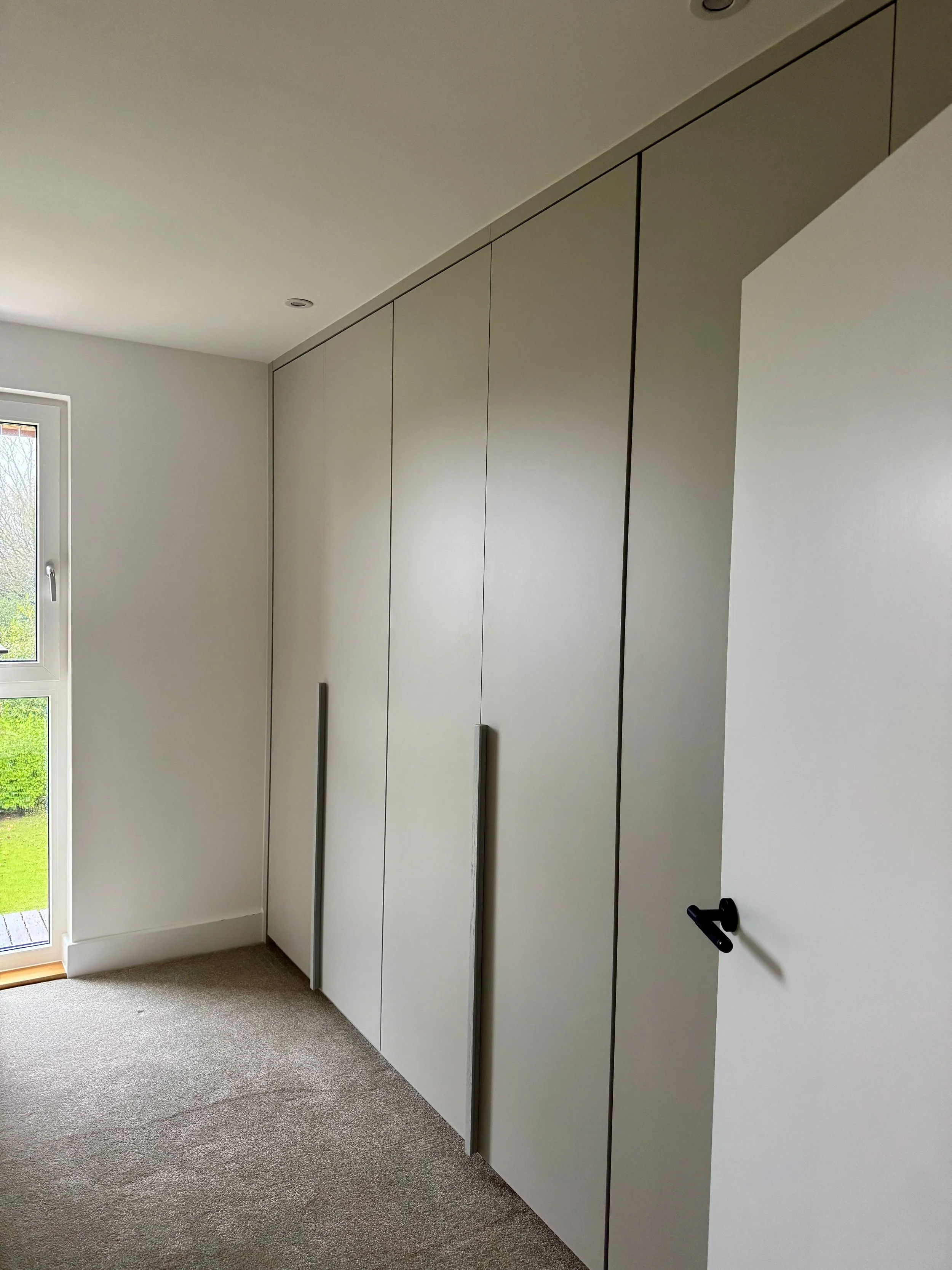 [2026] Modern Grey Wardrobe