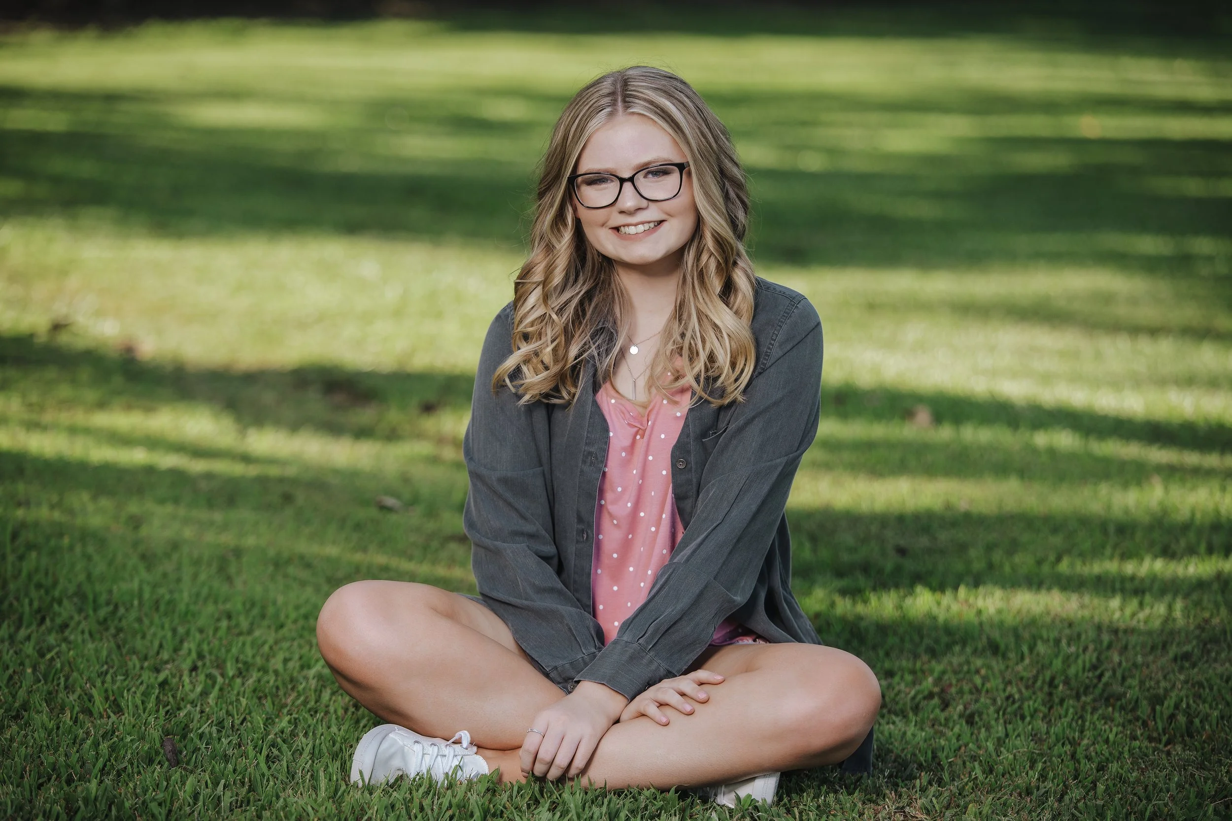 A Timeless Senior Session | Molly’s Portrait Story - Hadonica’s Photography