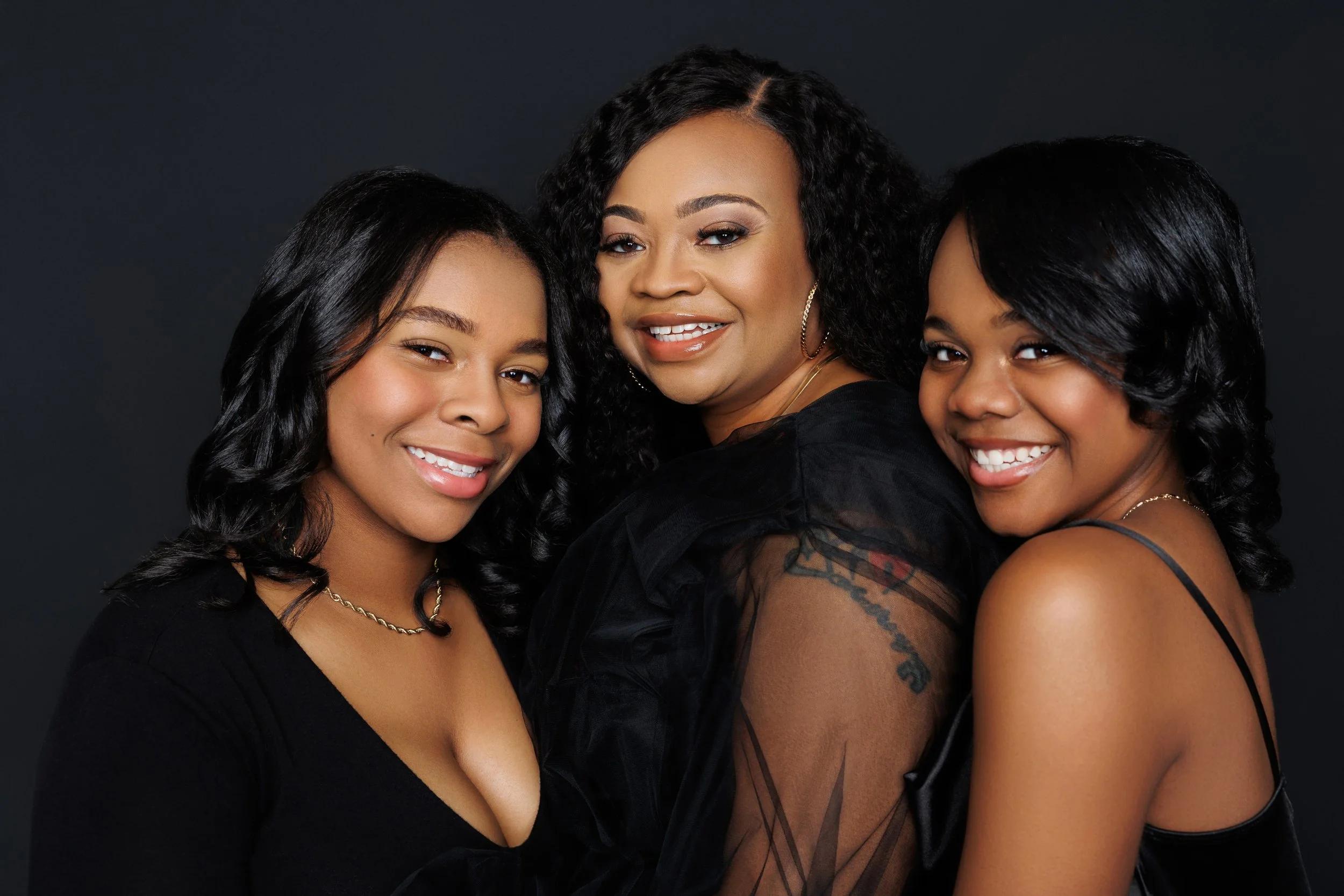 The Moments You Don’t Want to Forget: Zanetha’s Mother &amp; Daughter Family Portrait Experience | Hadonica’s Photography