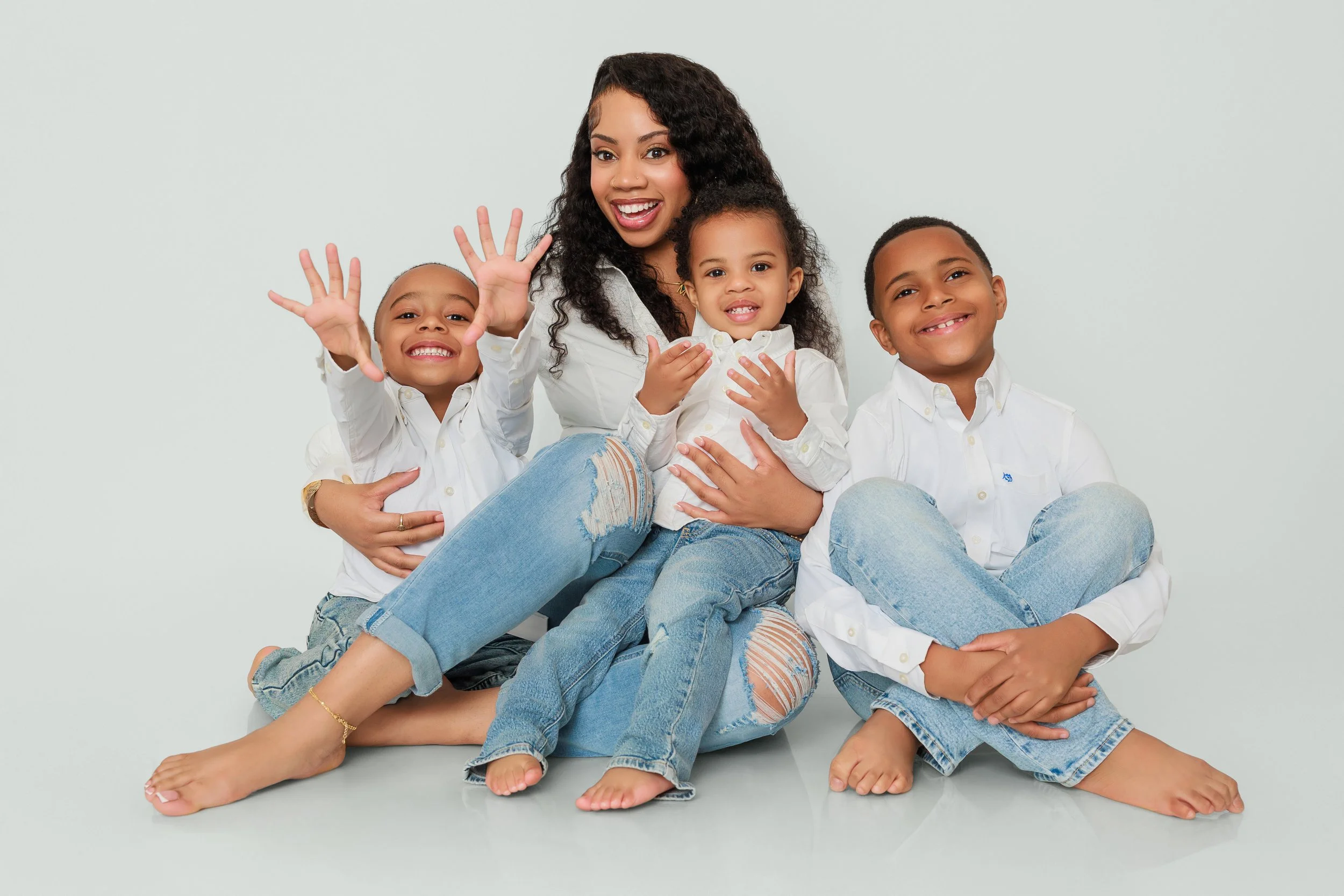 A Mother’s World in Her Arms: Maia’s Family Session Story | Hadonica’s Photography