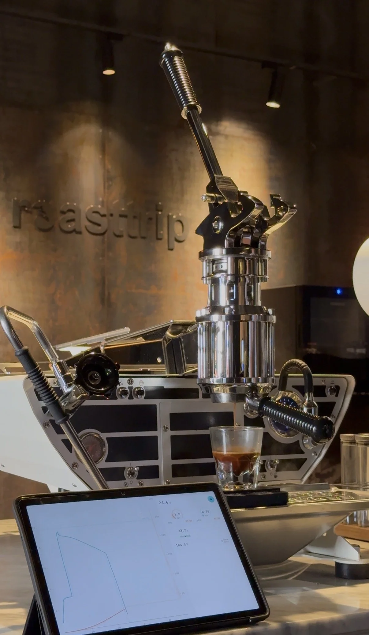 Why Pressure Profiling Matters in Lever Espresso Machines