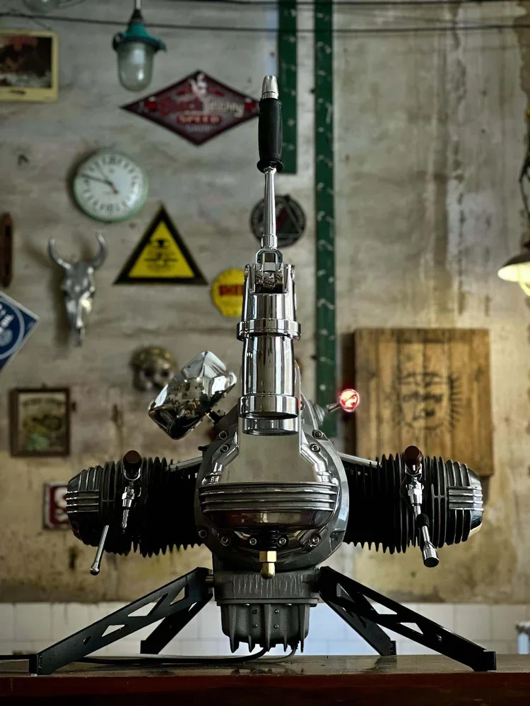 crux-custom-boxermotor-espressomachine-16.webp