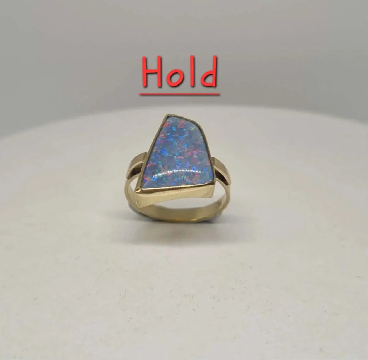 Ring Australian Opal 9 ct Yellow Gold (Total Weight: 4 grams) Opal Size: 13 mm x 10 mm, 1.3 cm x  1 cm (Ring Size: 18 mm, P, 8)