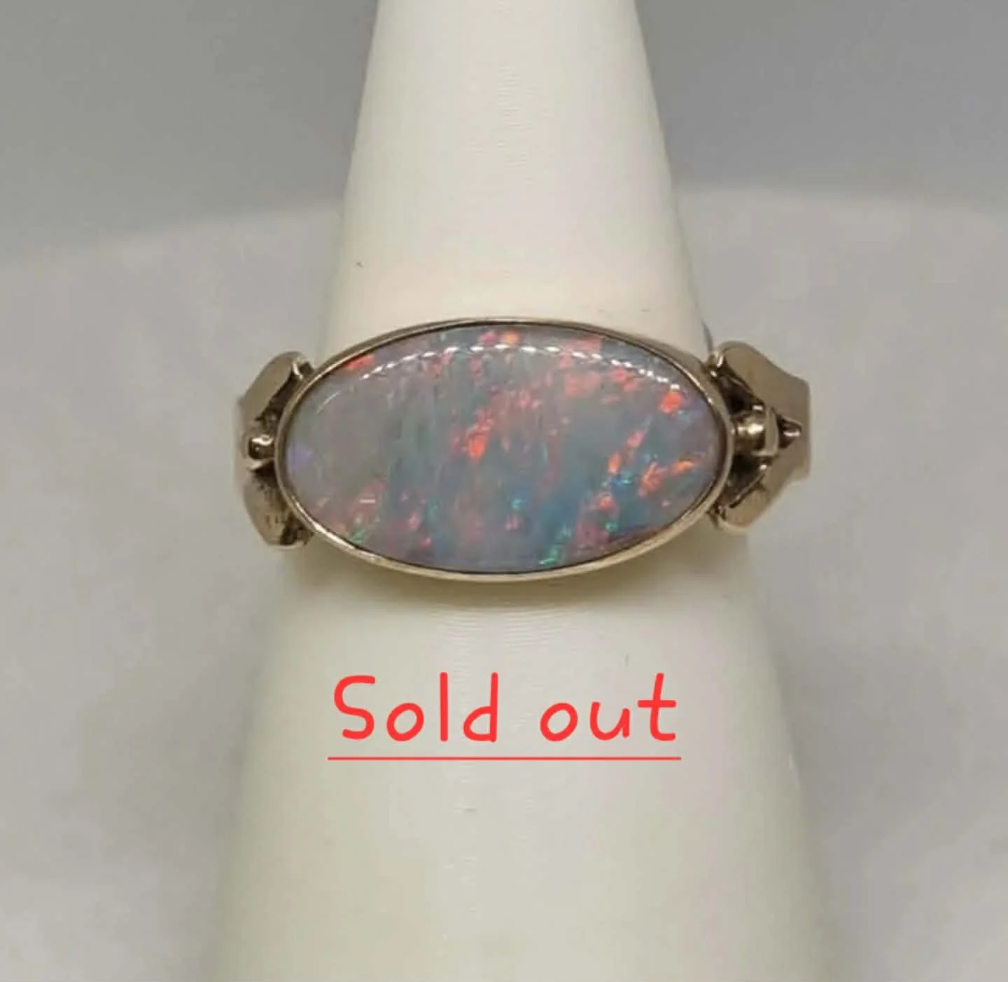 Ring Australian Solid Opal 9K Yellow Gold (Opal Size: 16mm x 10mm, 1.6cm x 1.0cm) Total Weight: 3.85 grams Ring Size: 19mm, R-9