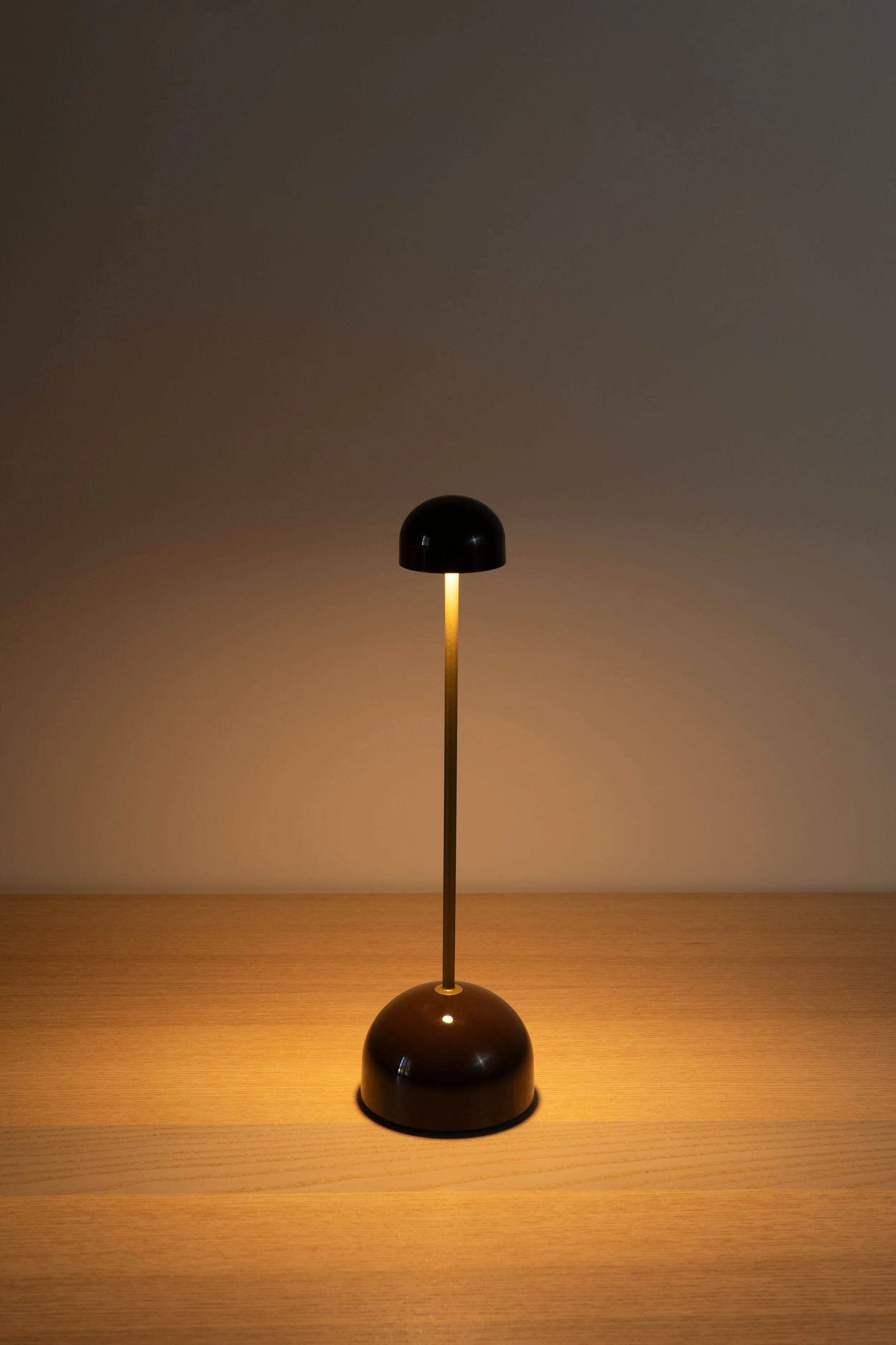 Lampada usb Marset, H: 32 cm