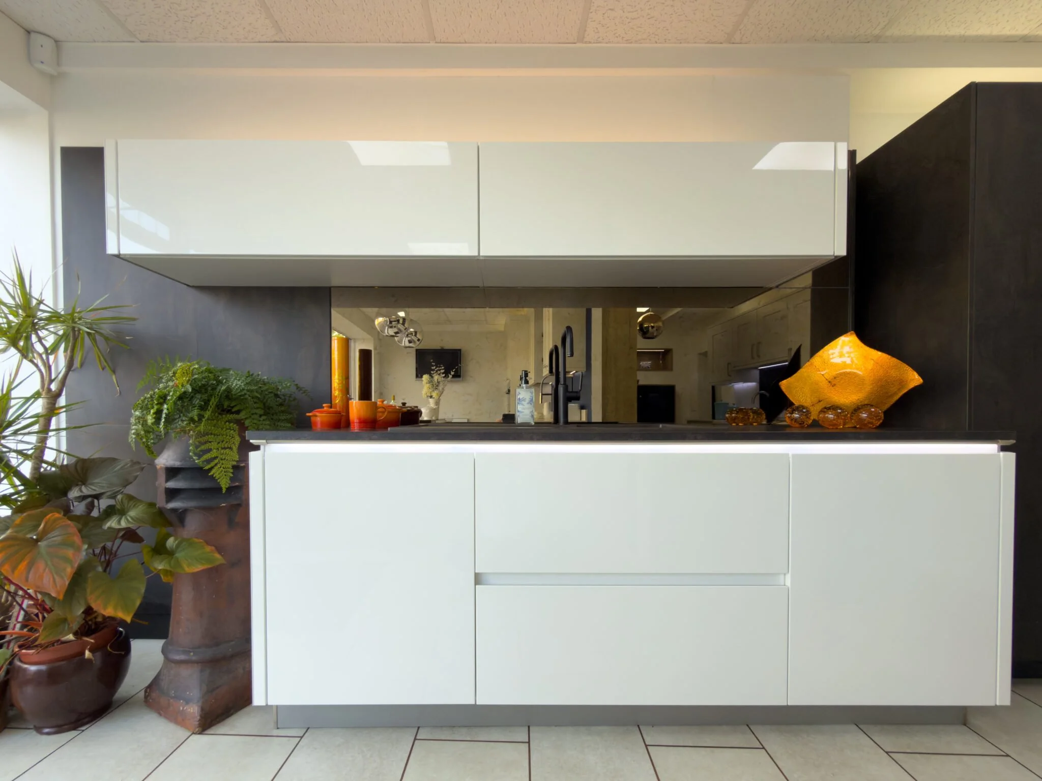 Shaker vs Handleless Kitchens: Which Is Right for You?