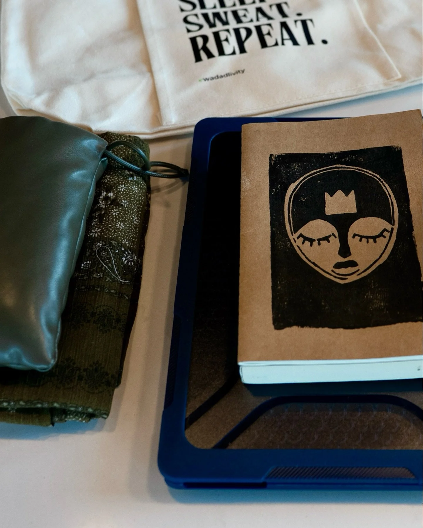 Ｎｏｔ ｊｕｓｔ ｆｏｒ ｙｏｇａ 👽 

Our yoga mat tote is a great grab and go option, even when you&rsquo;re not heading to class. Available for local pickup 🇦🇬 and 🇺🇸 shipping.

Visit wadadlivity.com/shop