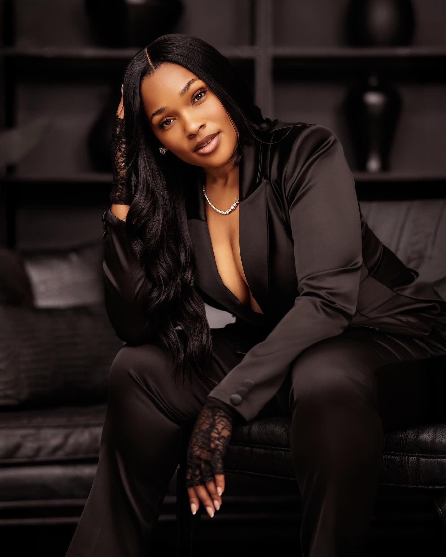 ✨ It&rsquo;s Fly Friday, and she&rsquo;s THAT GURLLL! 💁🏽&zwj;♀️
She&rsquo;s fly, she&rsquo;s fearless, and she&rsquo;s handling business. 💼✨