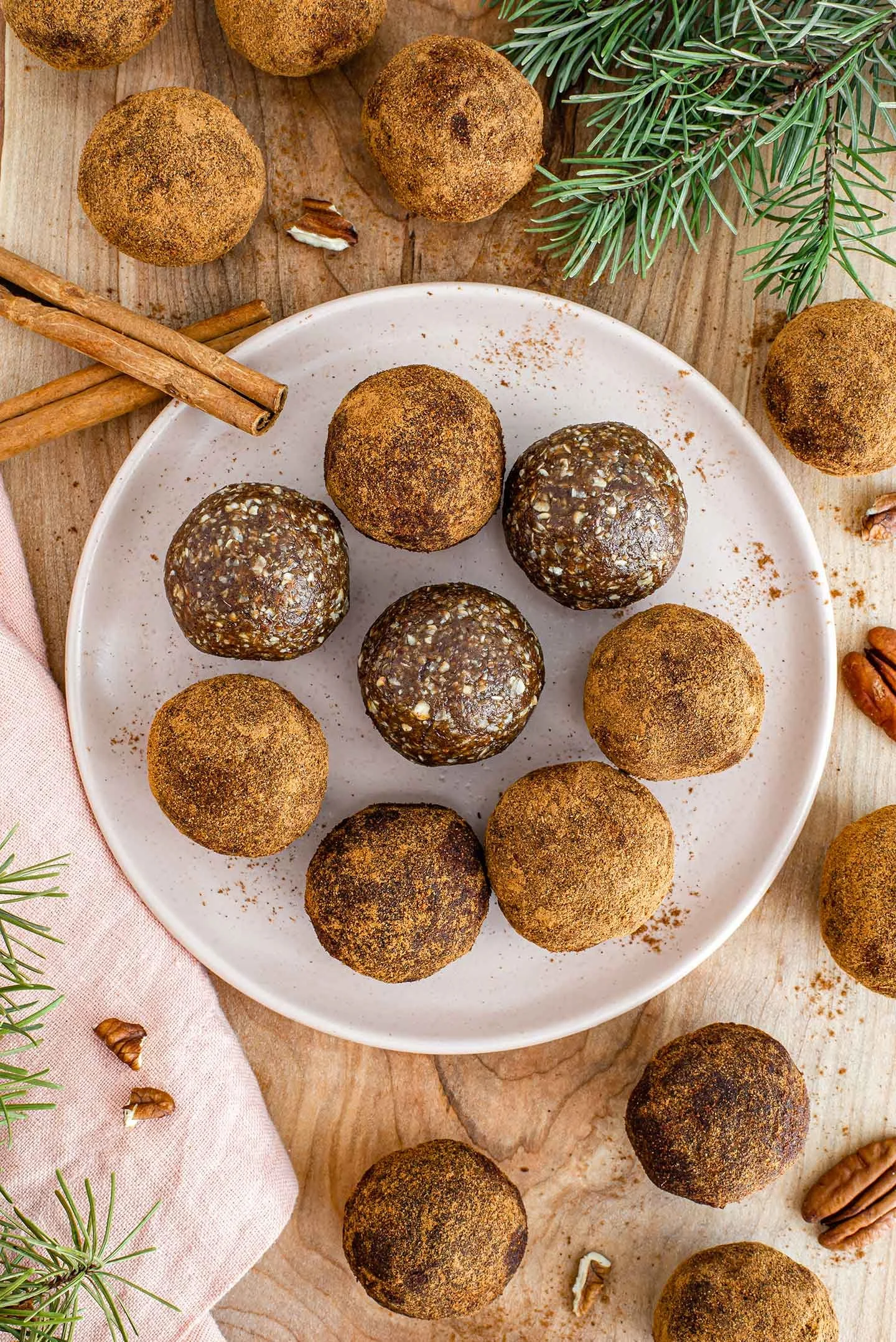 Gingerbread-Energy-Balls-4.jpg