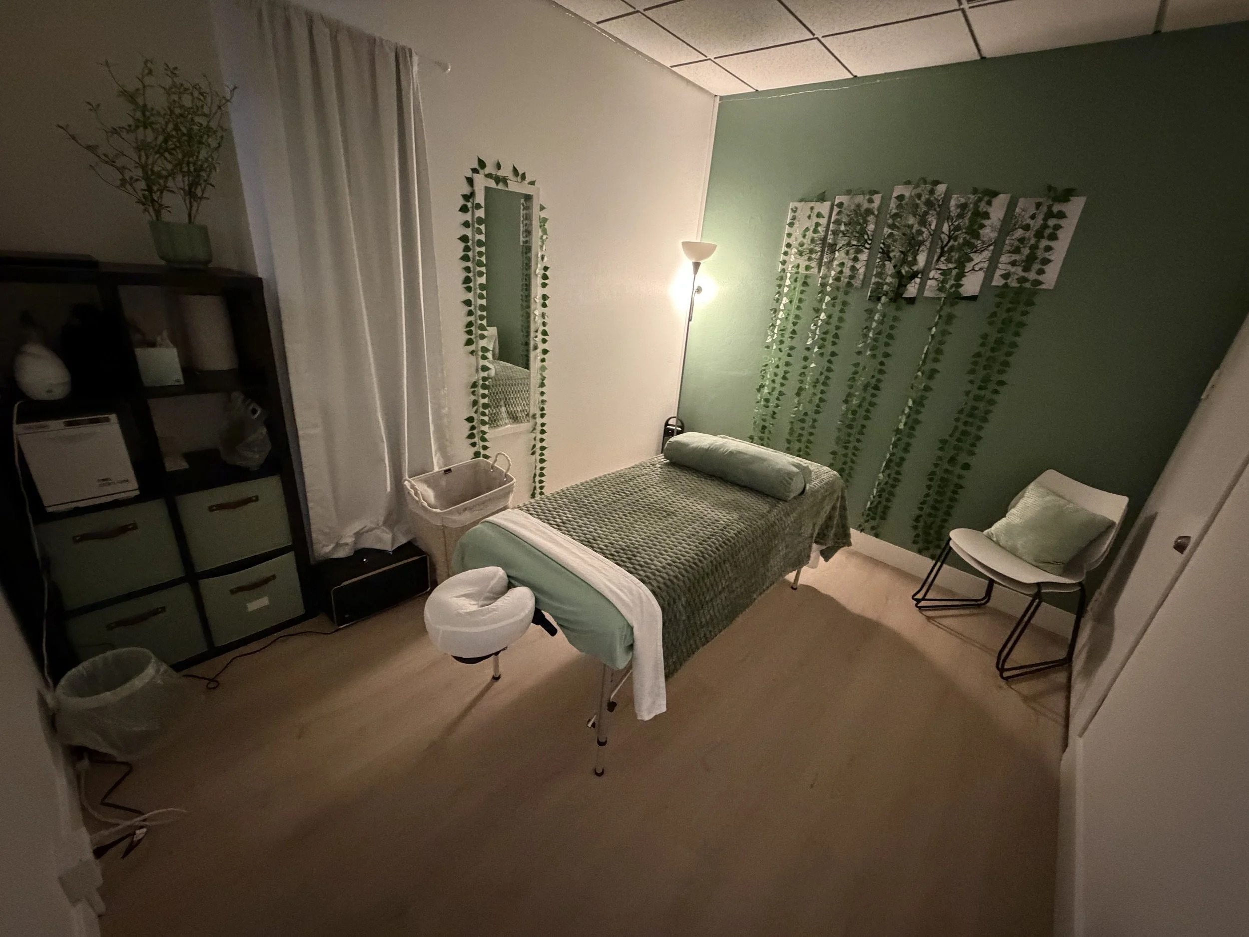 Studio space sometimes available for massage clients that prefer a clinic setting over mobile massage.