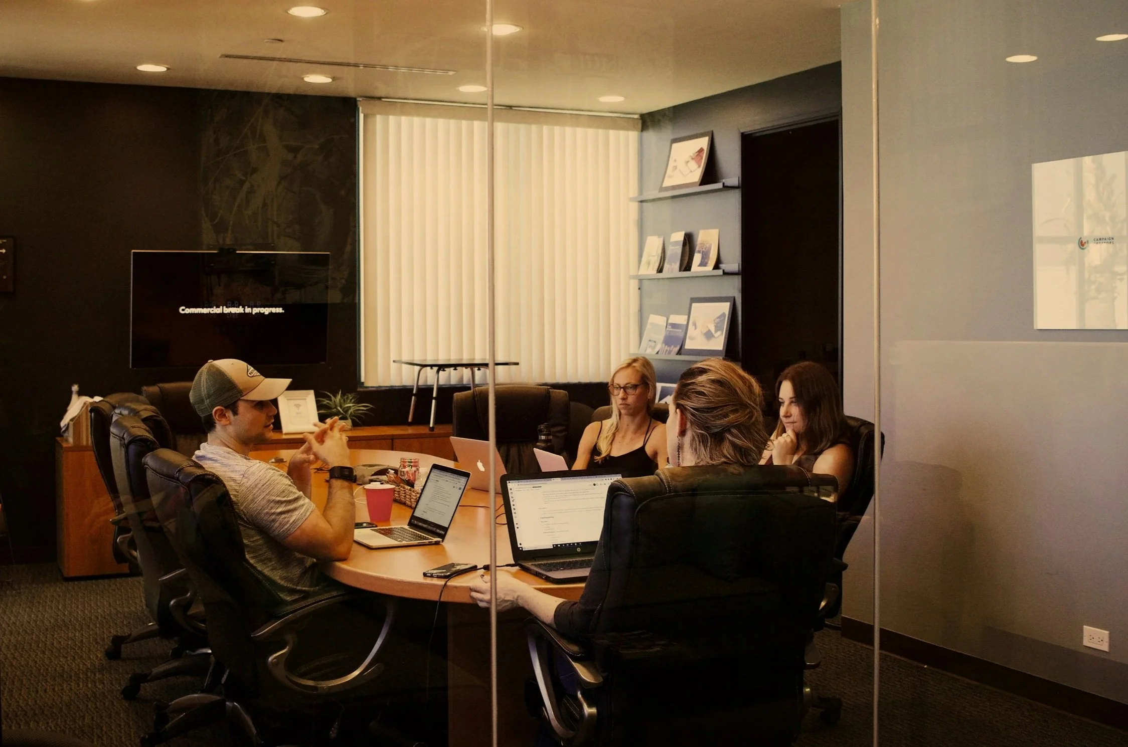 Consultant audiovisuel : rôle, missions et impact dans une production.