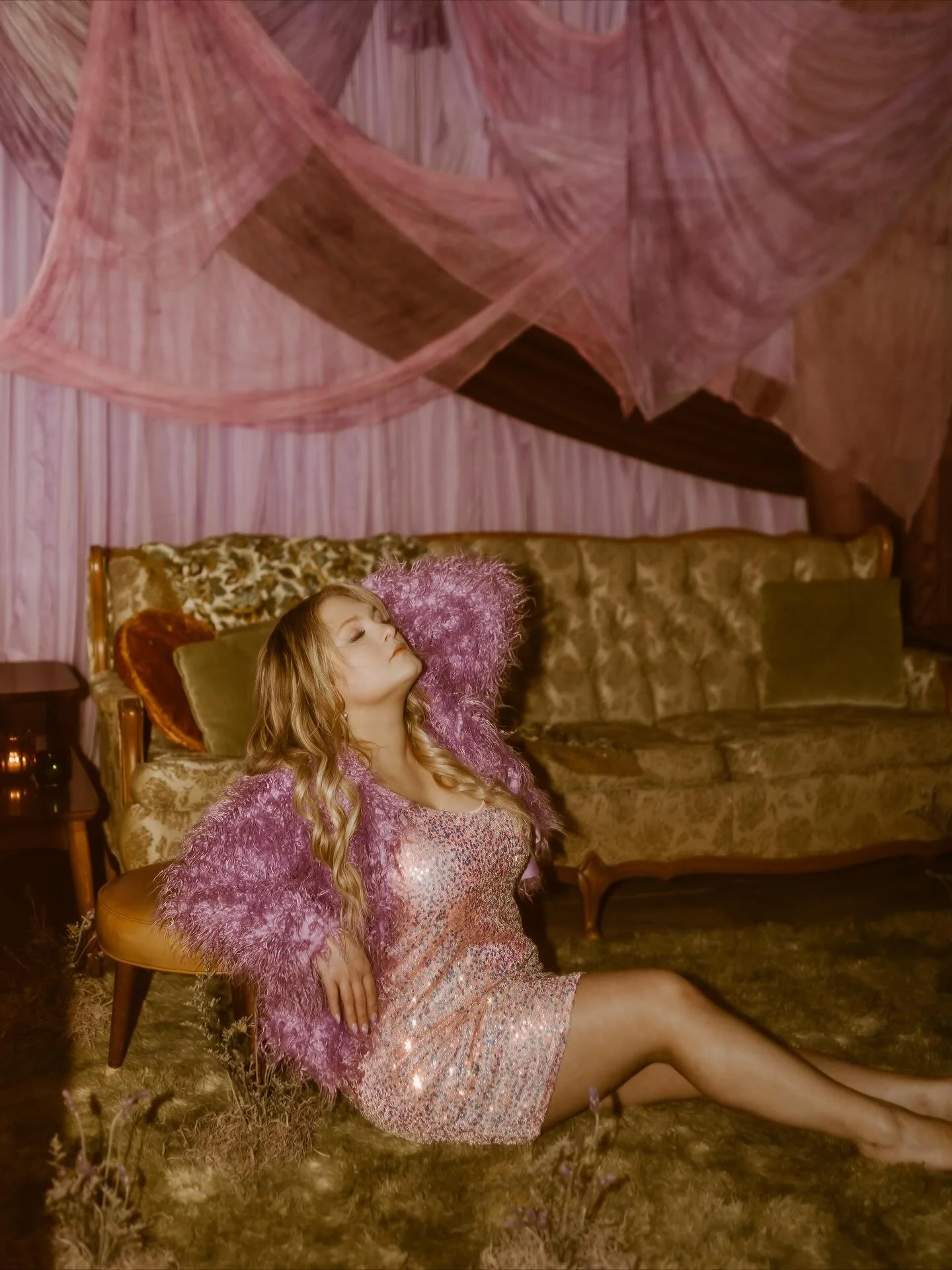Who got their Showgirl launch party tickets?! Poppin’ in with a little “Lavender Haze” to brighten your day. 
Here’s your sign you need vintage for your next party or event and you need Annata to help design it for you π 
p