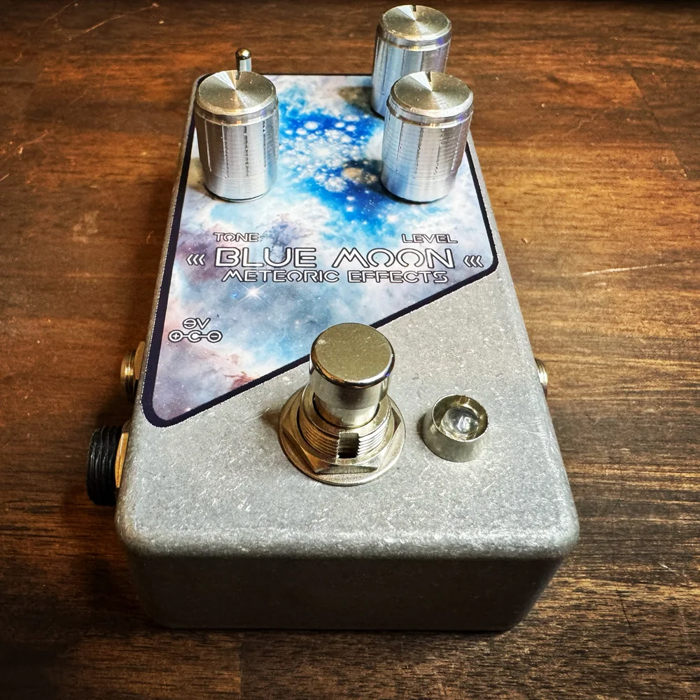BLUE MOON Bluesbreaker Style Overdrive — METEORIC EFFECTS